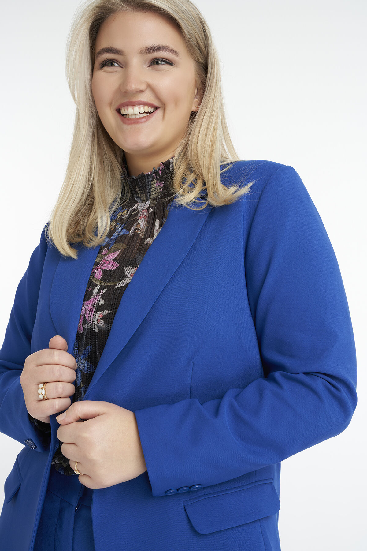 Blazer  image number 6