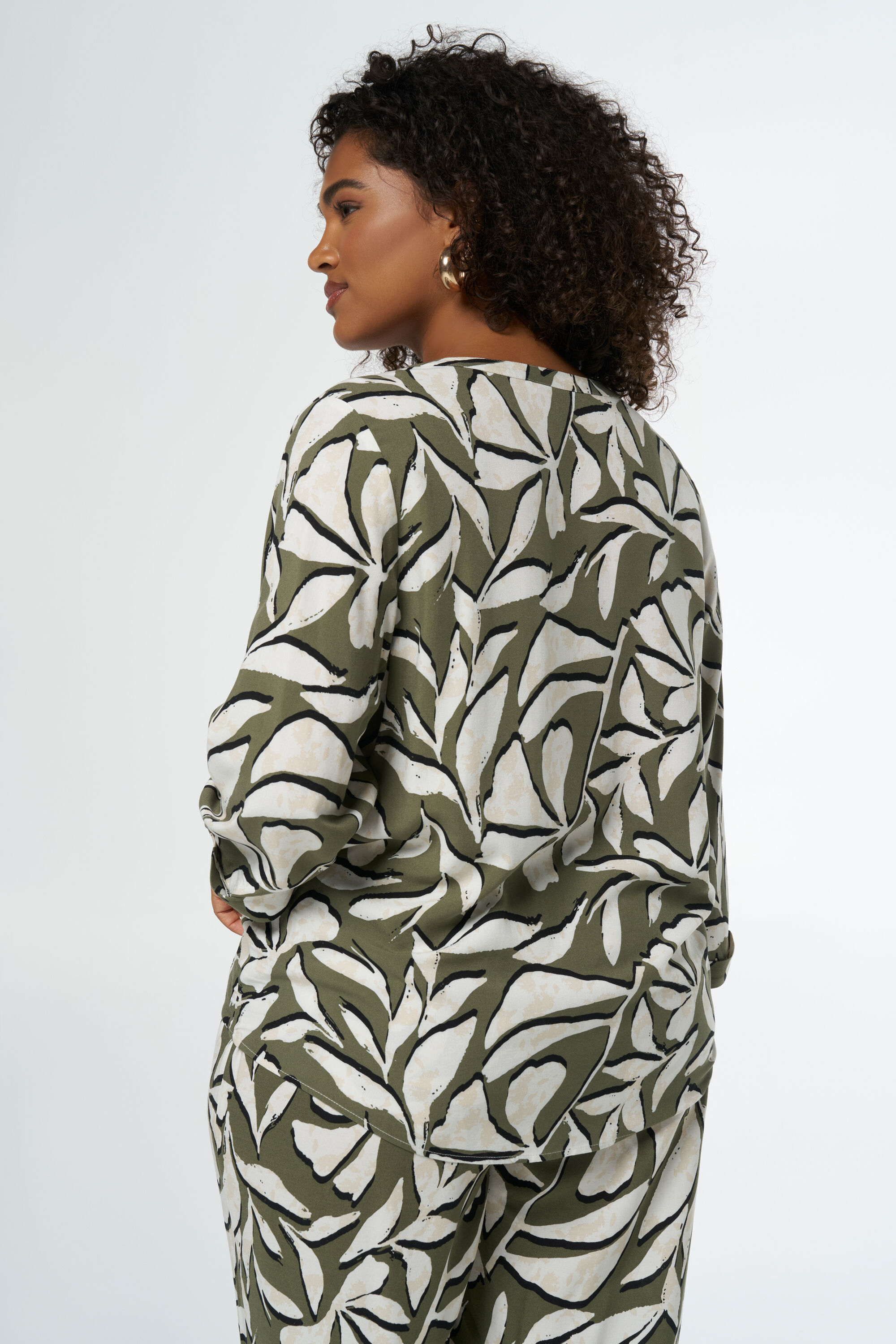 Bluse mit Schleifendetail image number 3