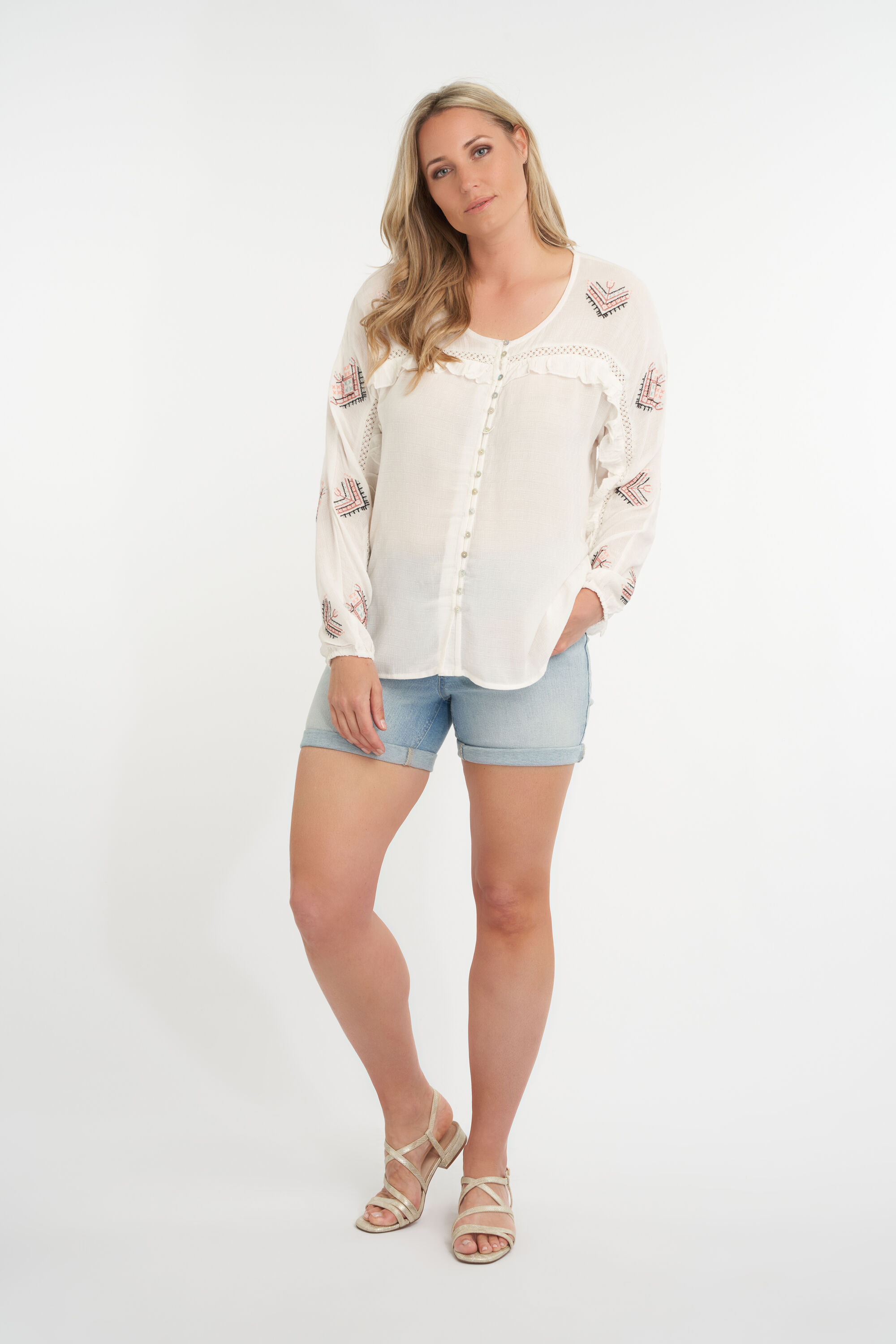 Bluse mit Stickerei  image number 5