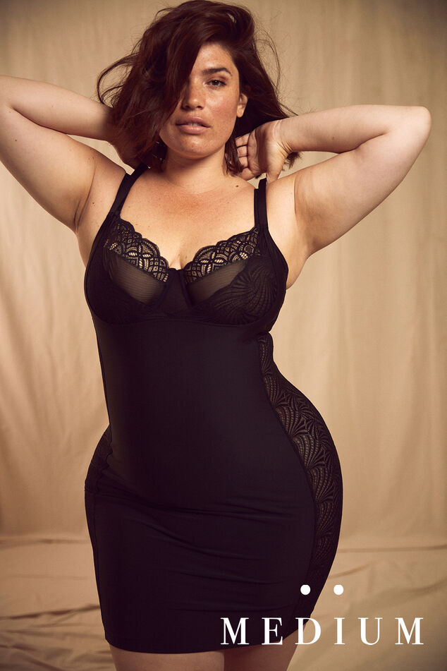 Figurformendes Slip-Dress image number 0