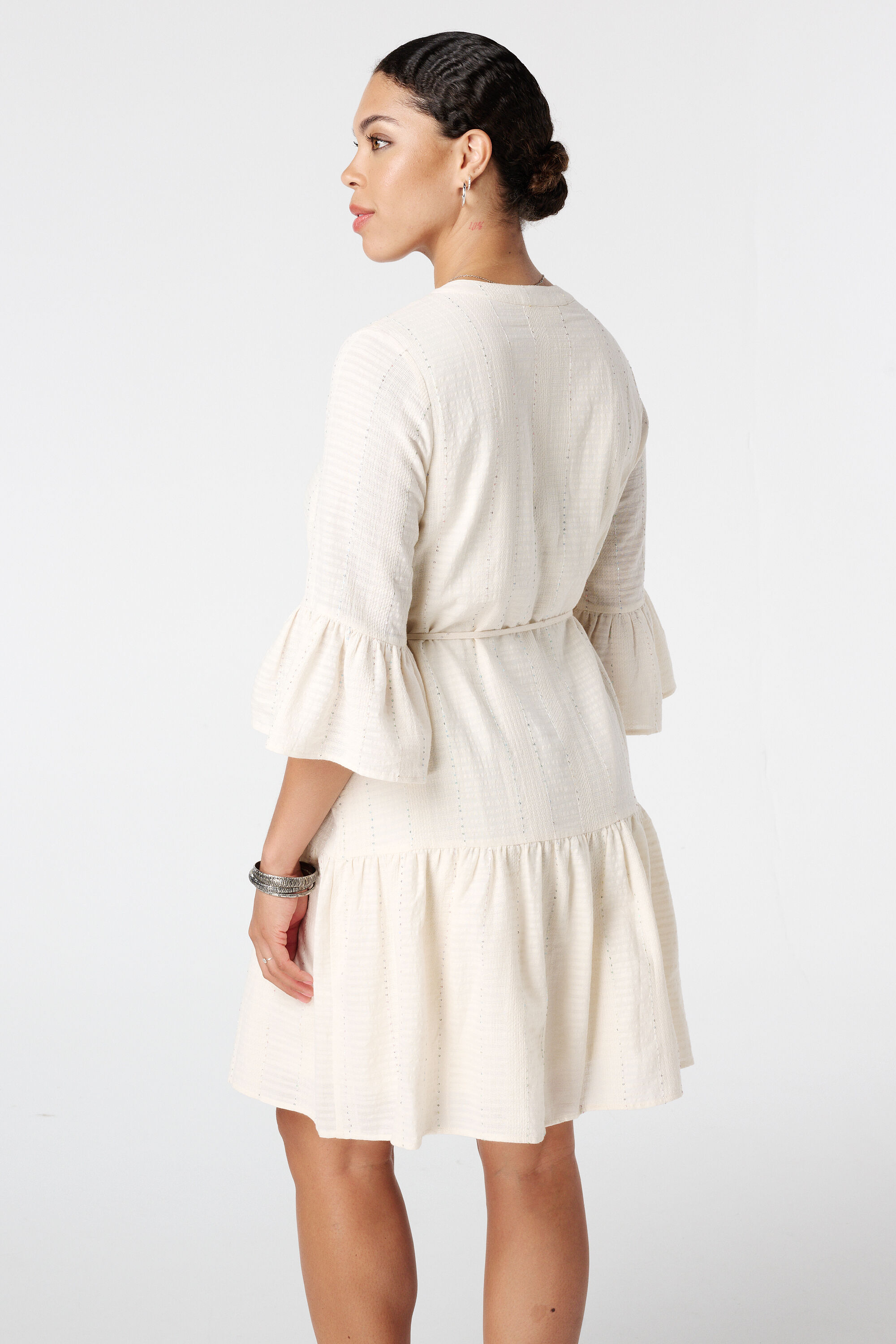 Kleid mit Paillettenverzierungen image number 3