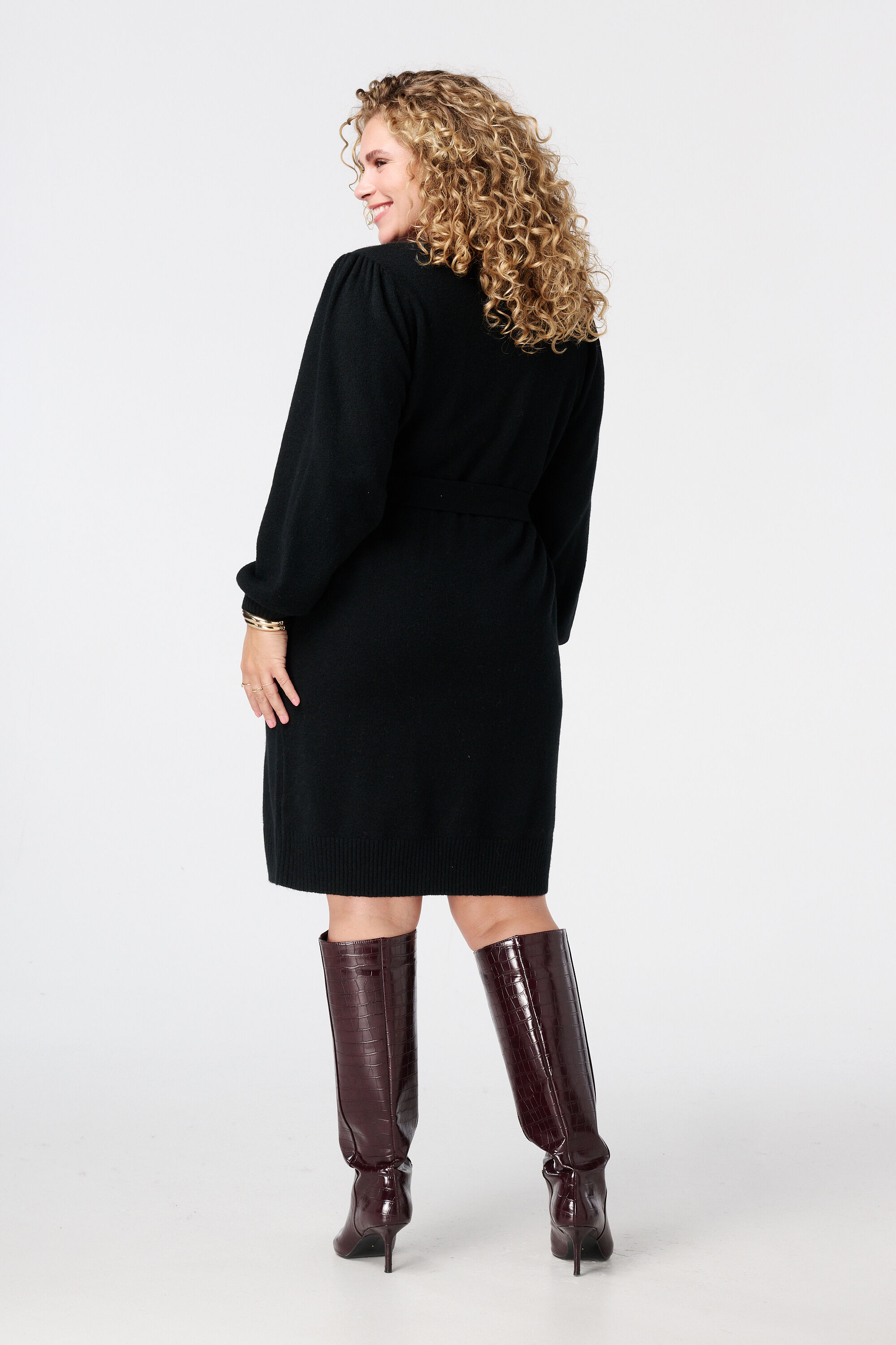 Strickkleid mit G&uuml;rtel image number 3