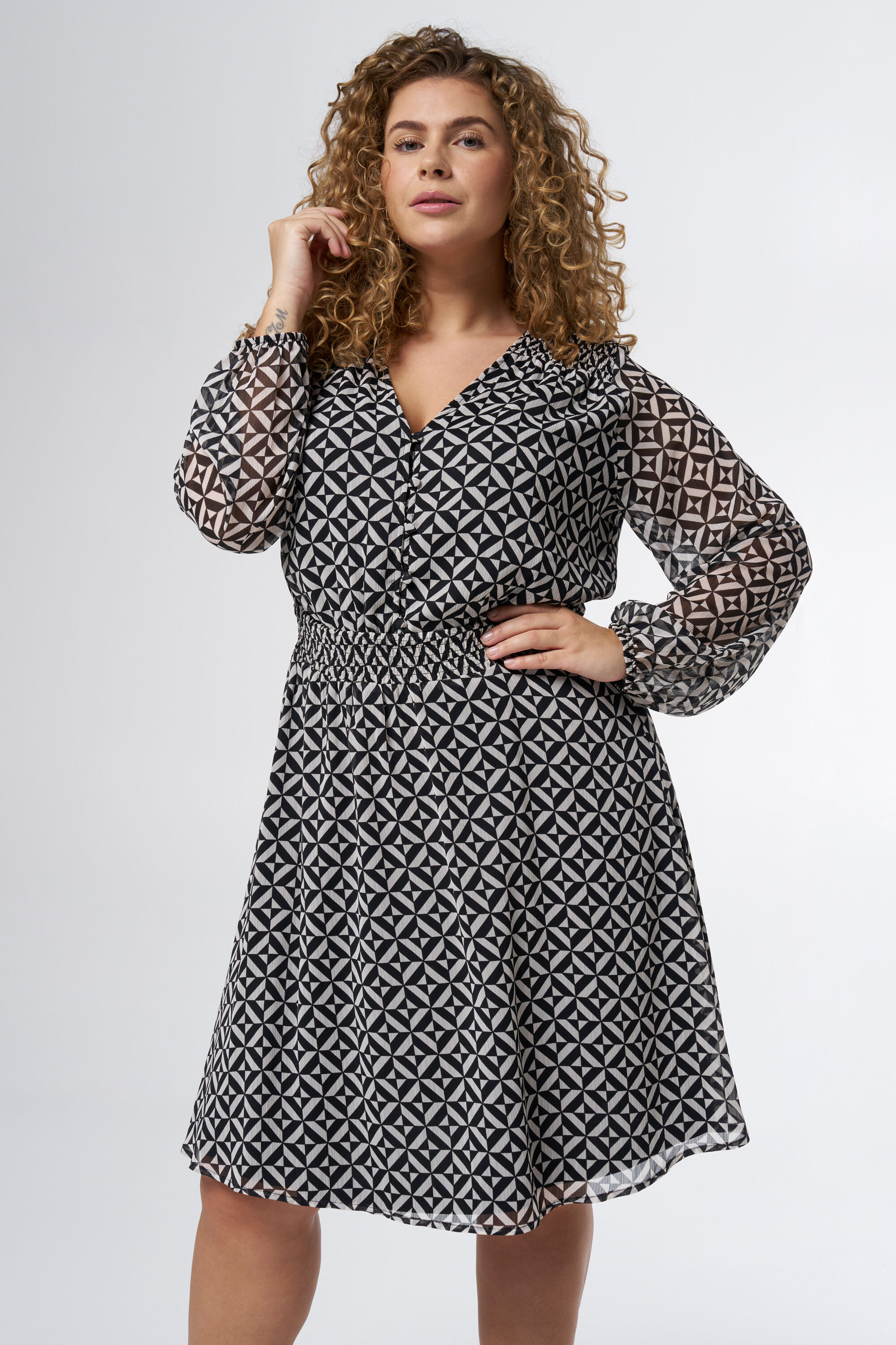 Kleid mit Grafikdruck image number 6