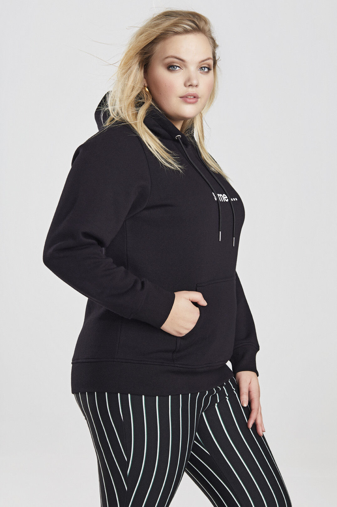 Hoodie mit Text-Print image number 4