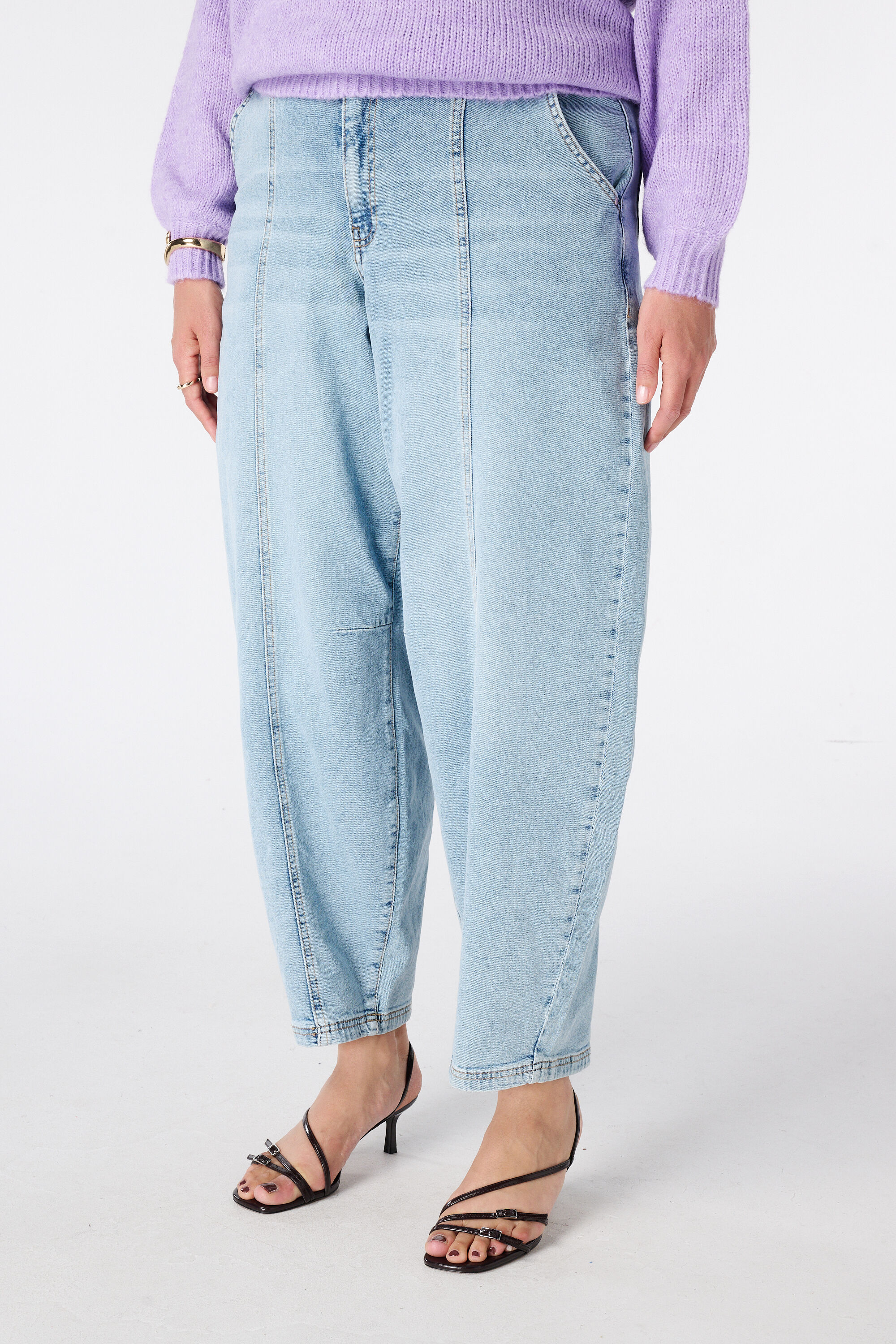 BarrelJeans mit Ziern&auml;hten image number 5