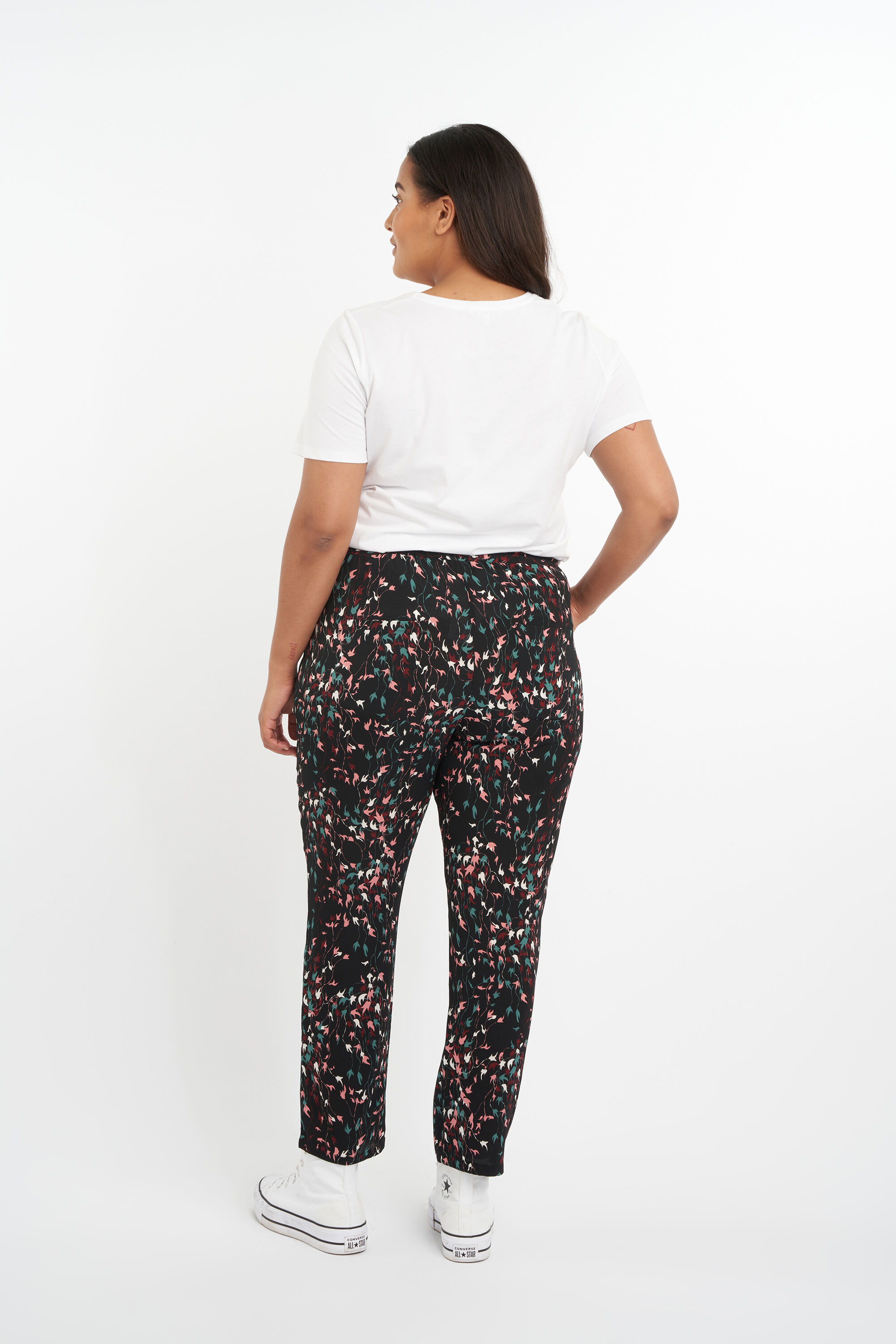 Hose in lockerer Passform image number 3