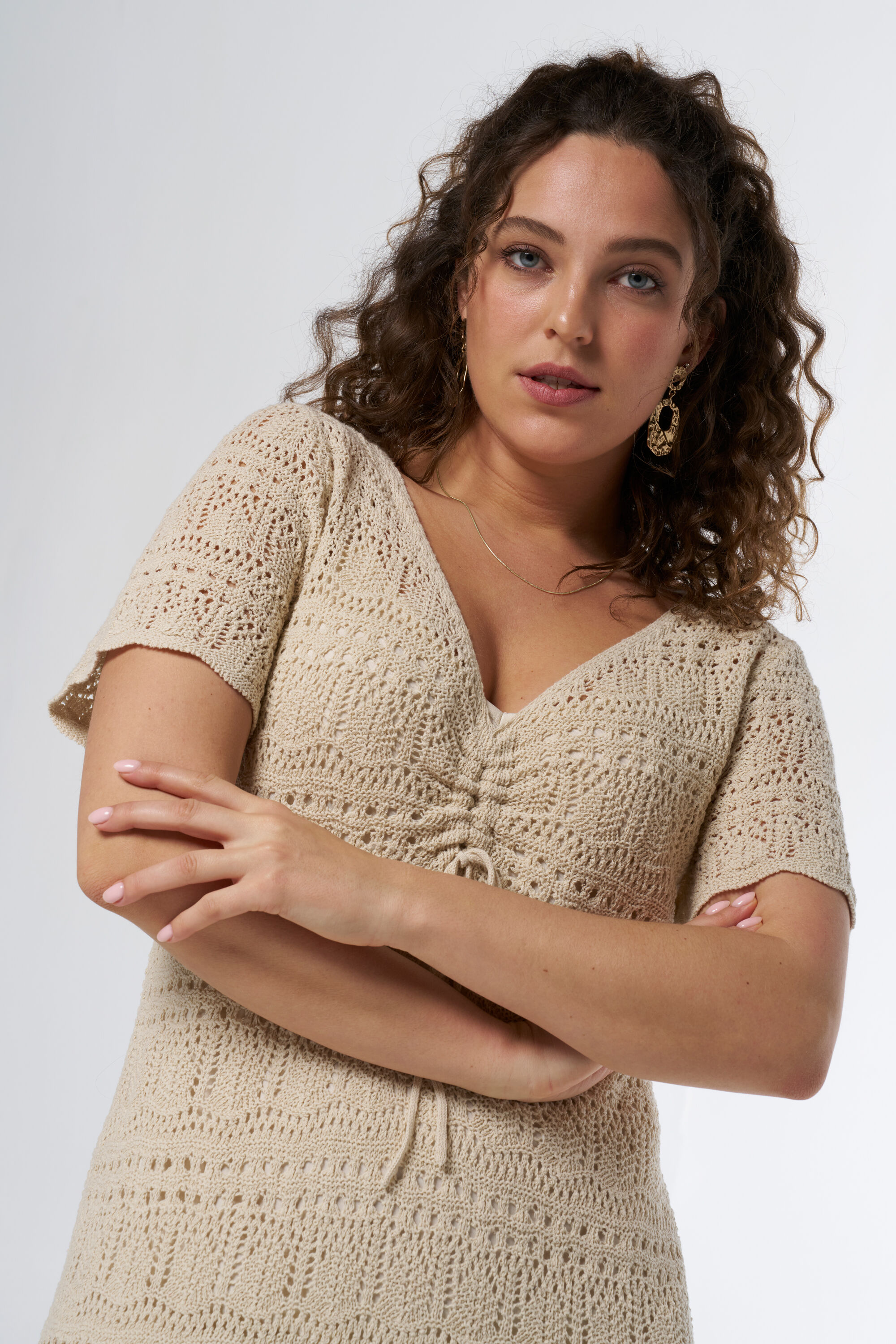 Geh&auml;keltes Kleid mit Schleifendetail image number 5