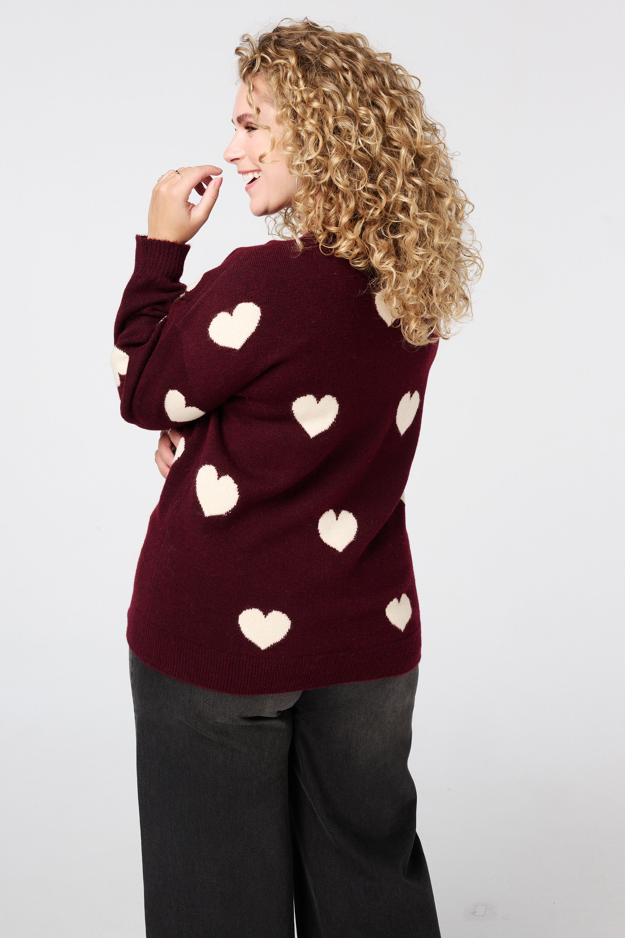 Gestrickter Pullover mit Herzmuster image number 3