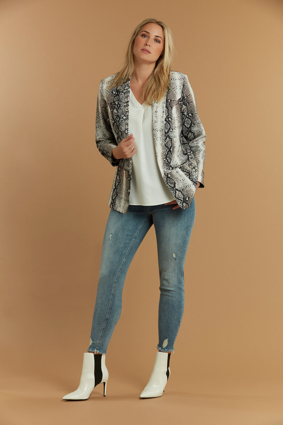 Blazer mit Schlangen-Print image number 5