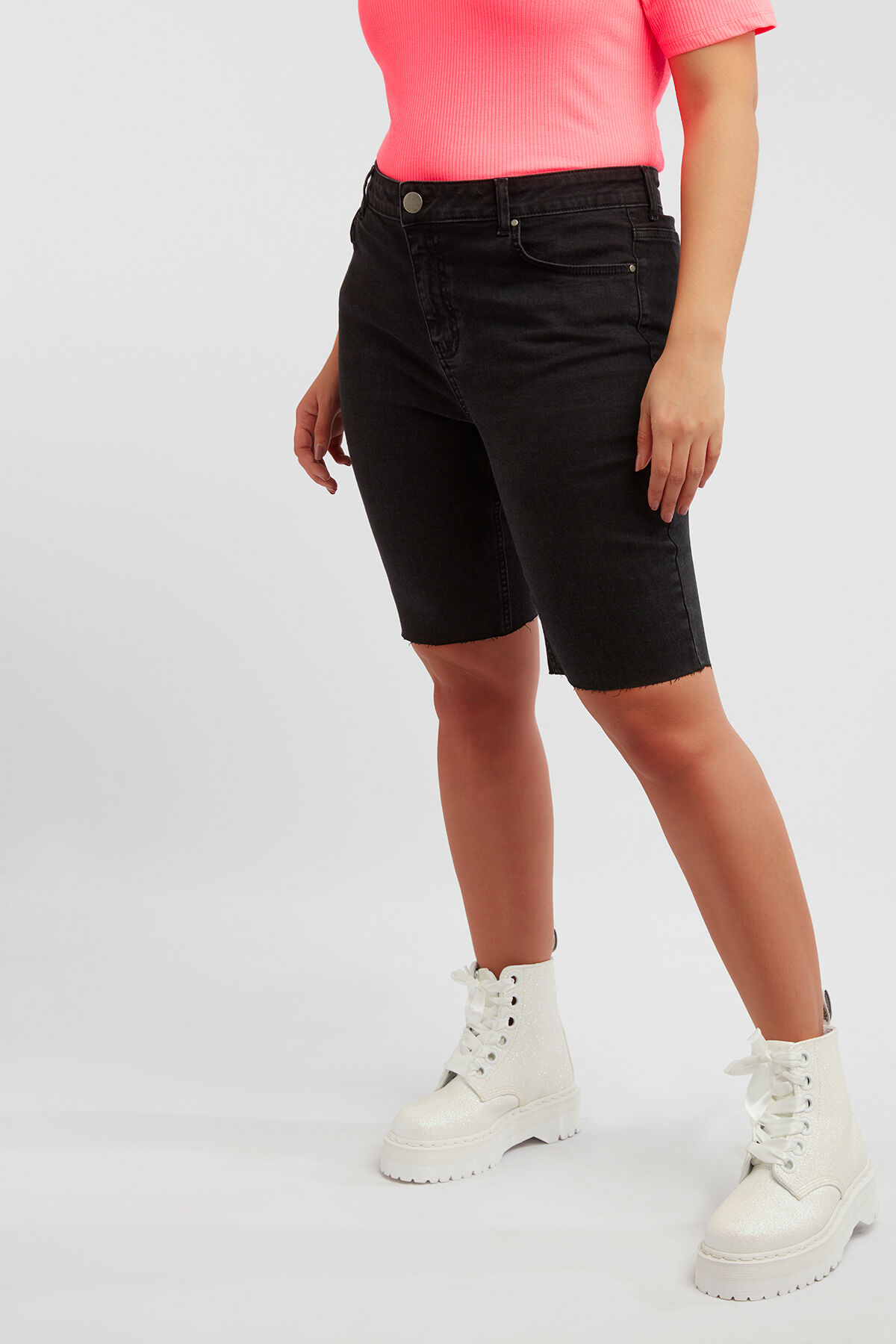 Biker-Shorts aus Denim  image number 3