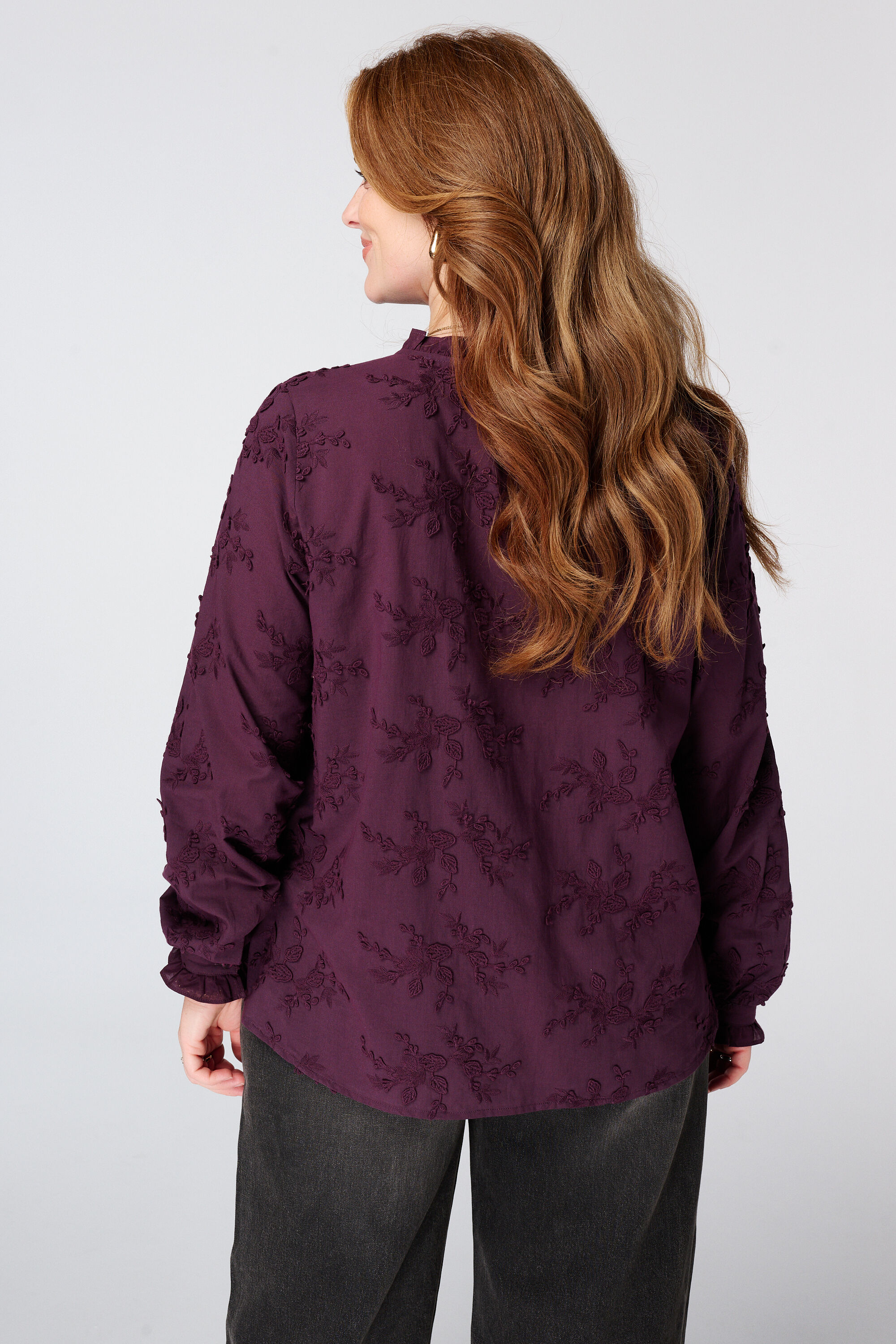 Bluse mit Stickerei image number 3