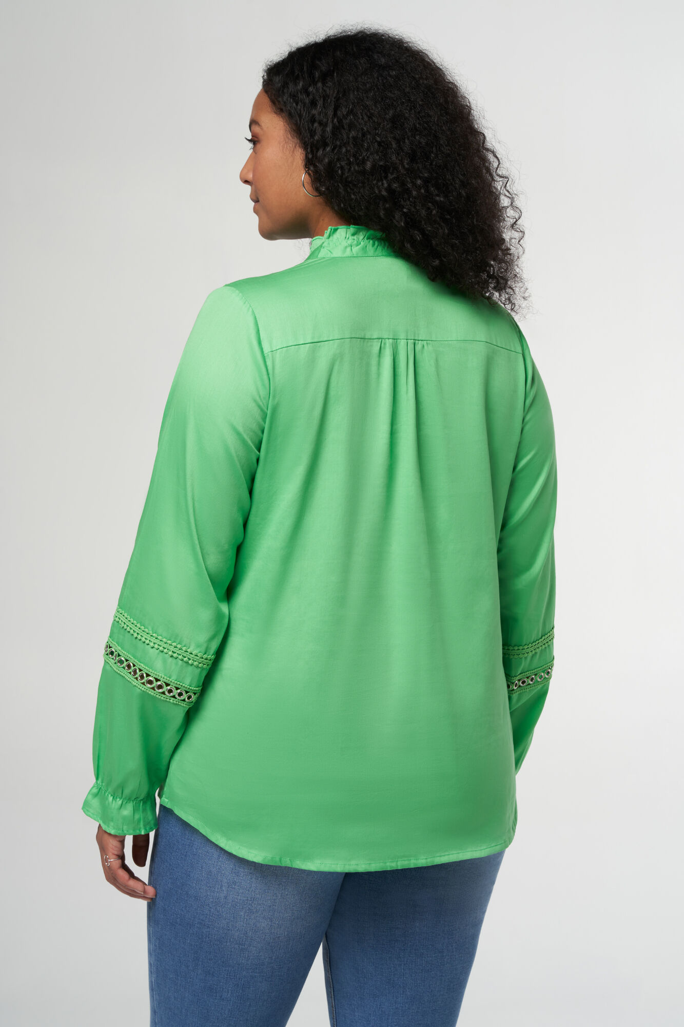 Bluse mit Verzierungen und Stehkragen image number 3