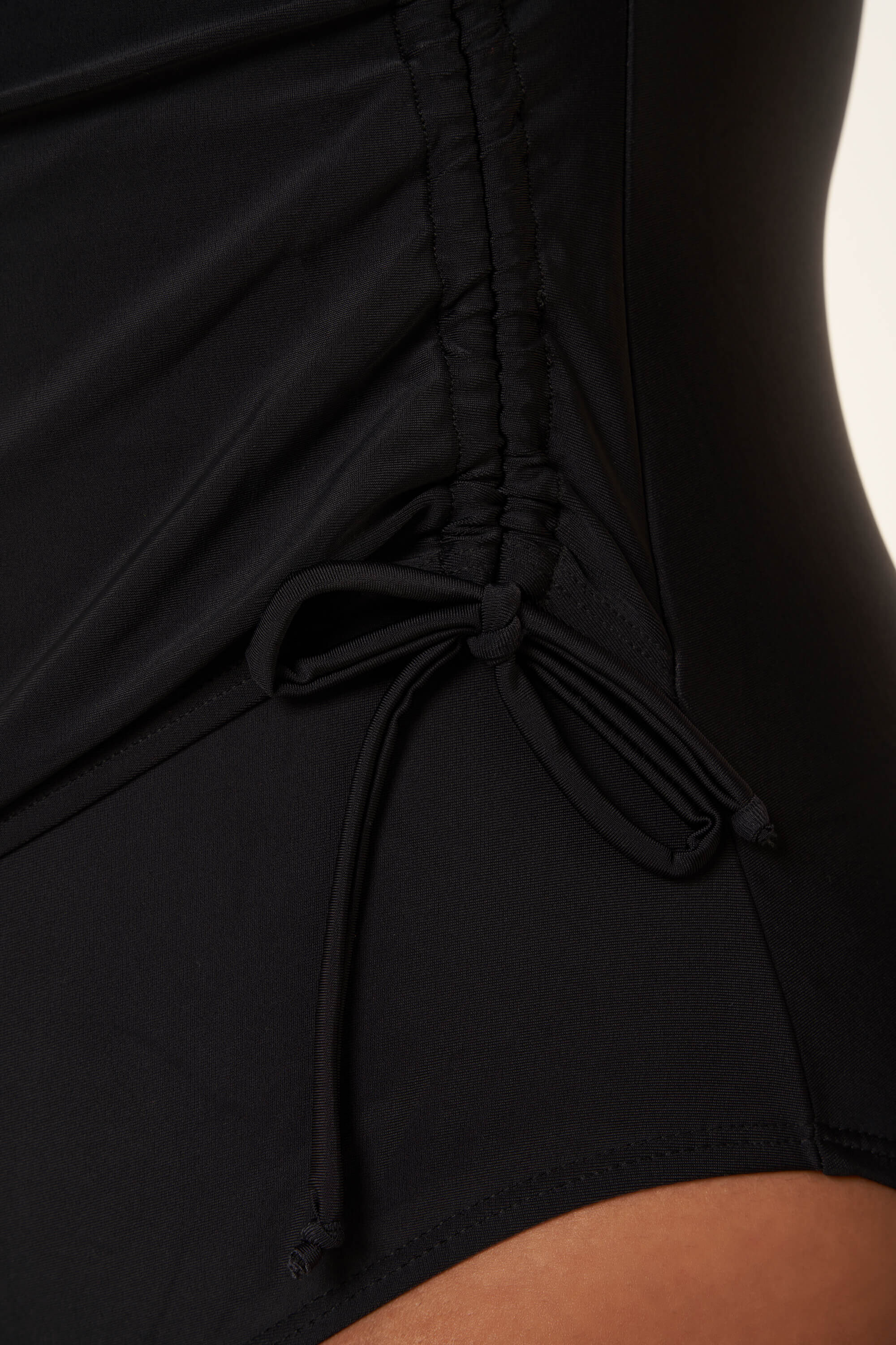 Crossover-Badeanzug image number 5