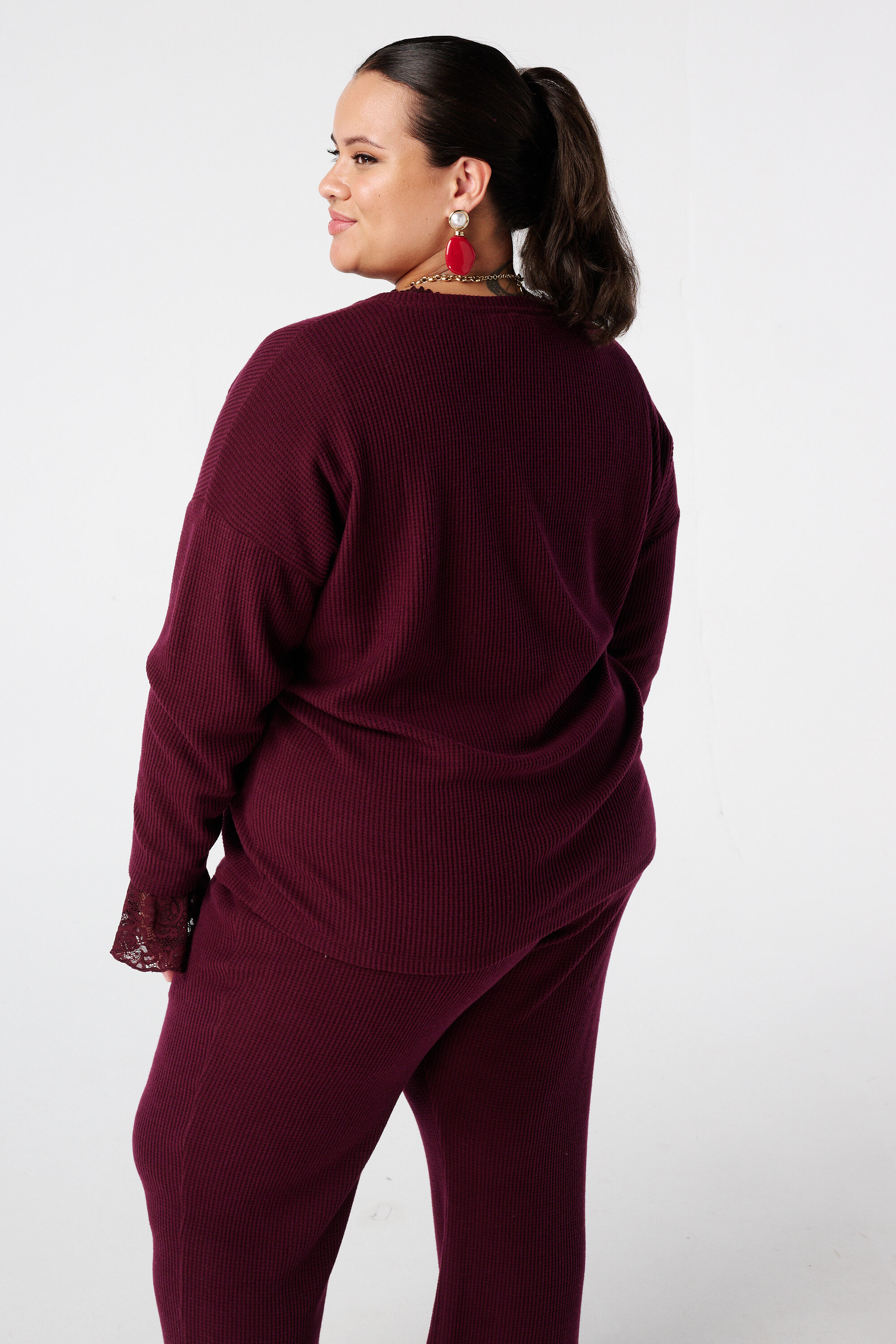 Fein gestrickter Pullover image number 3