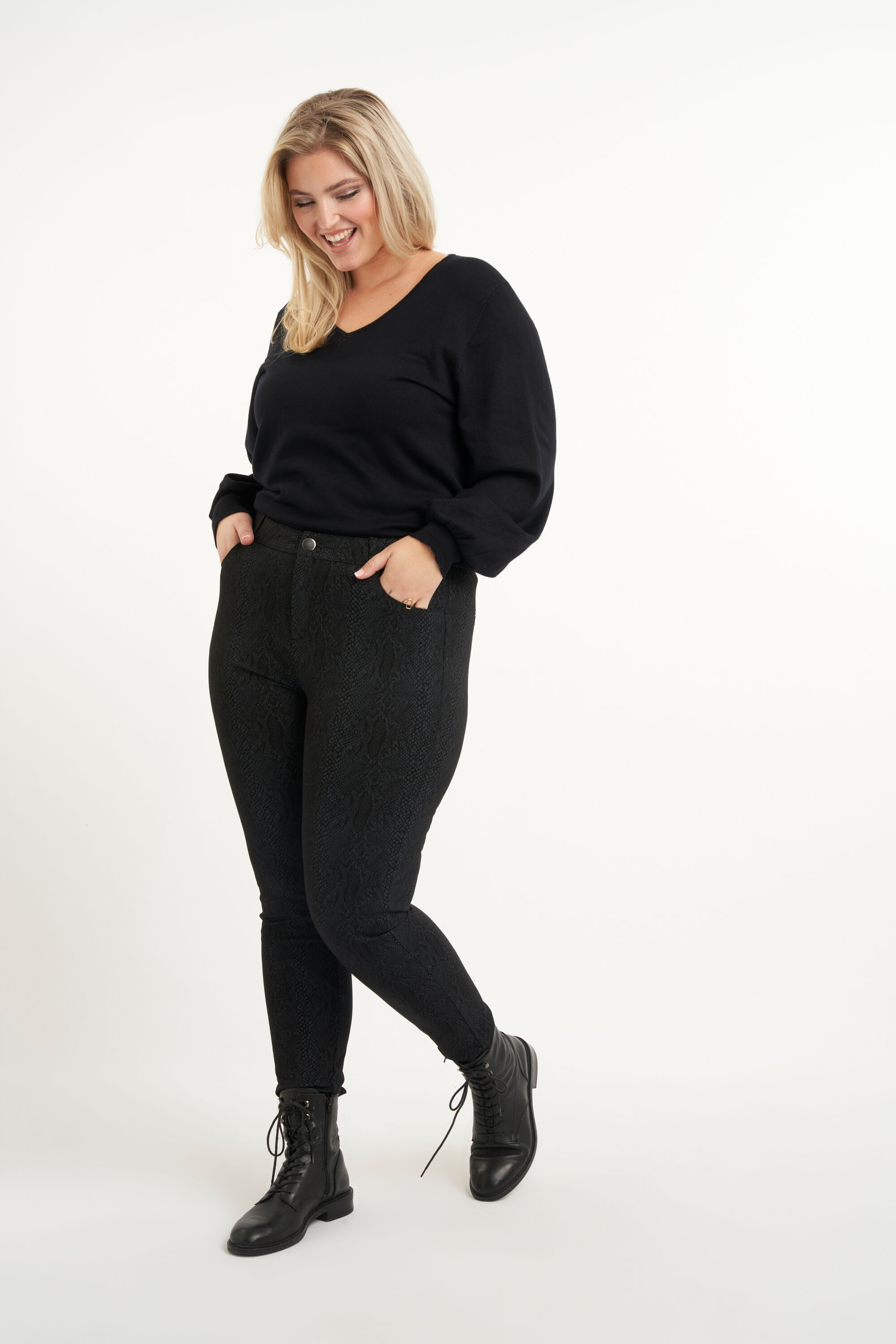 Hose mit Schlangen-Print  image number 6