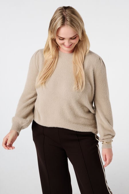 Strickpullover aus weichem Garn Strickpullover aus weichem Garn