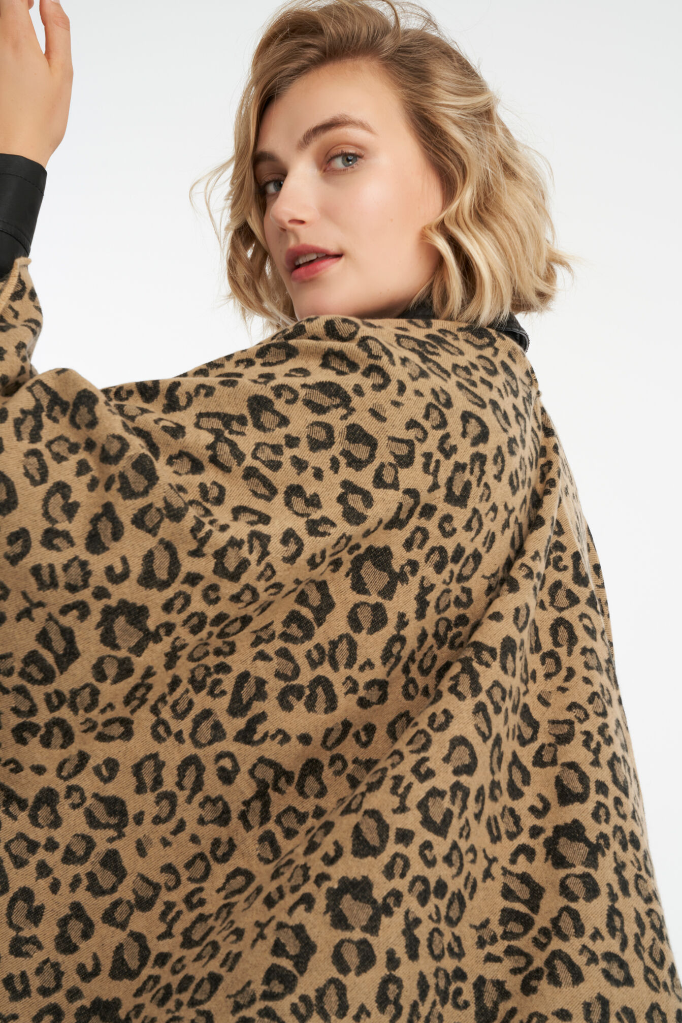 Cape mit Leoparden-Print image number 4