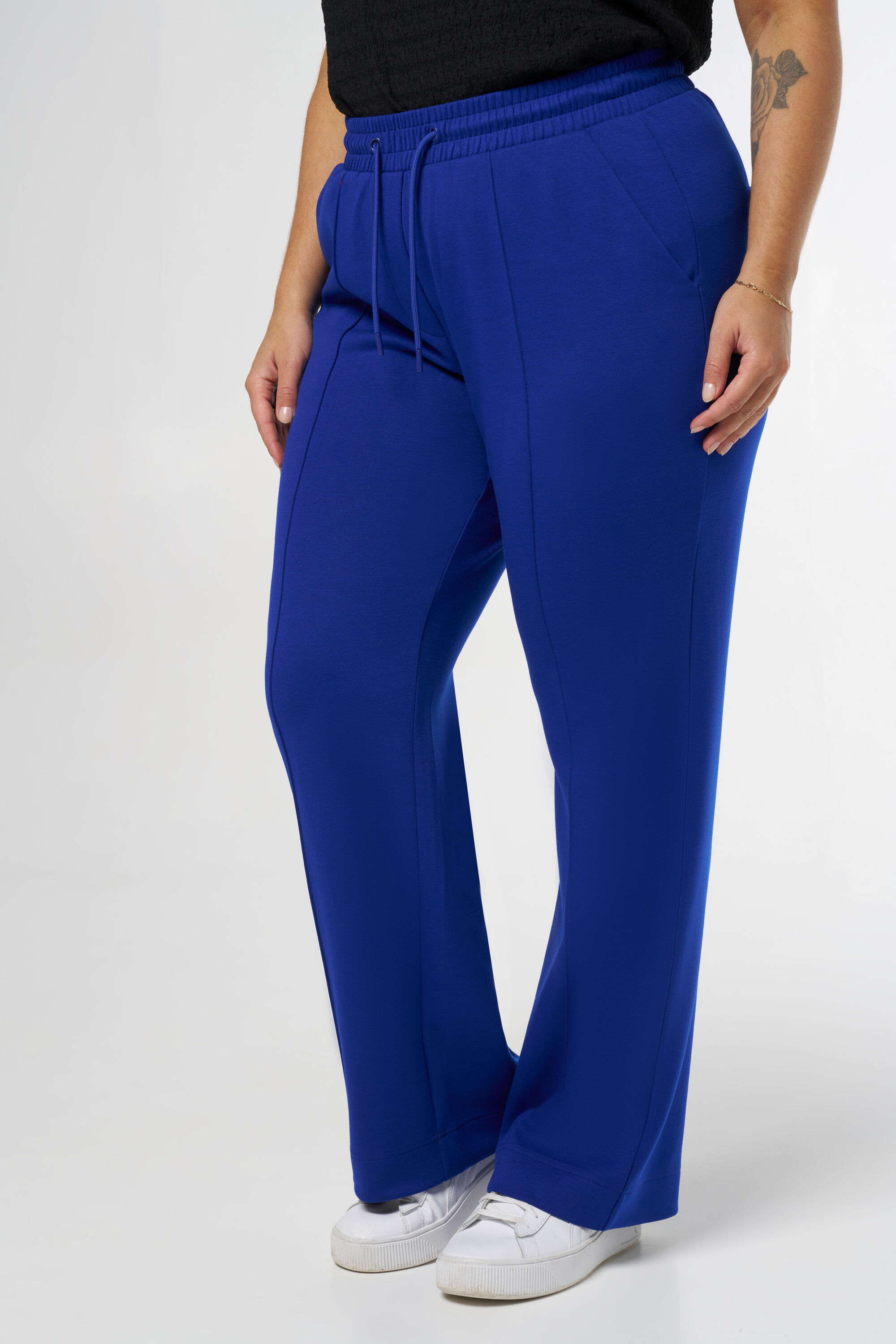 Jeans mit Ziernaht  image number 4