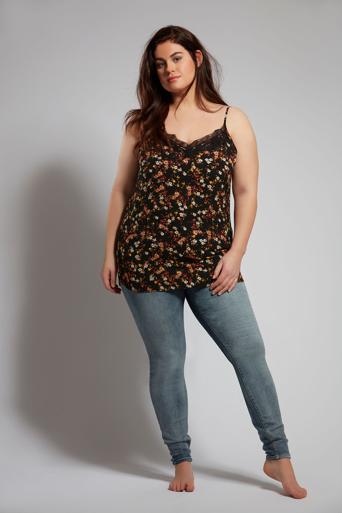 &Auml;rmellose Bluse mit Spitze image number 4