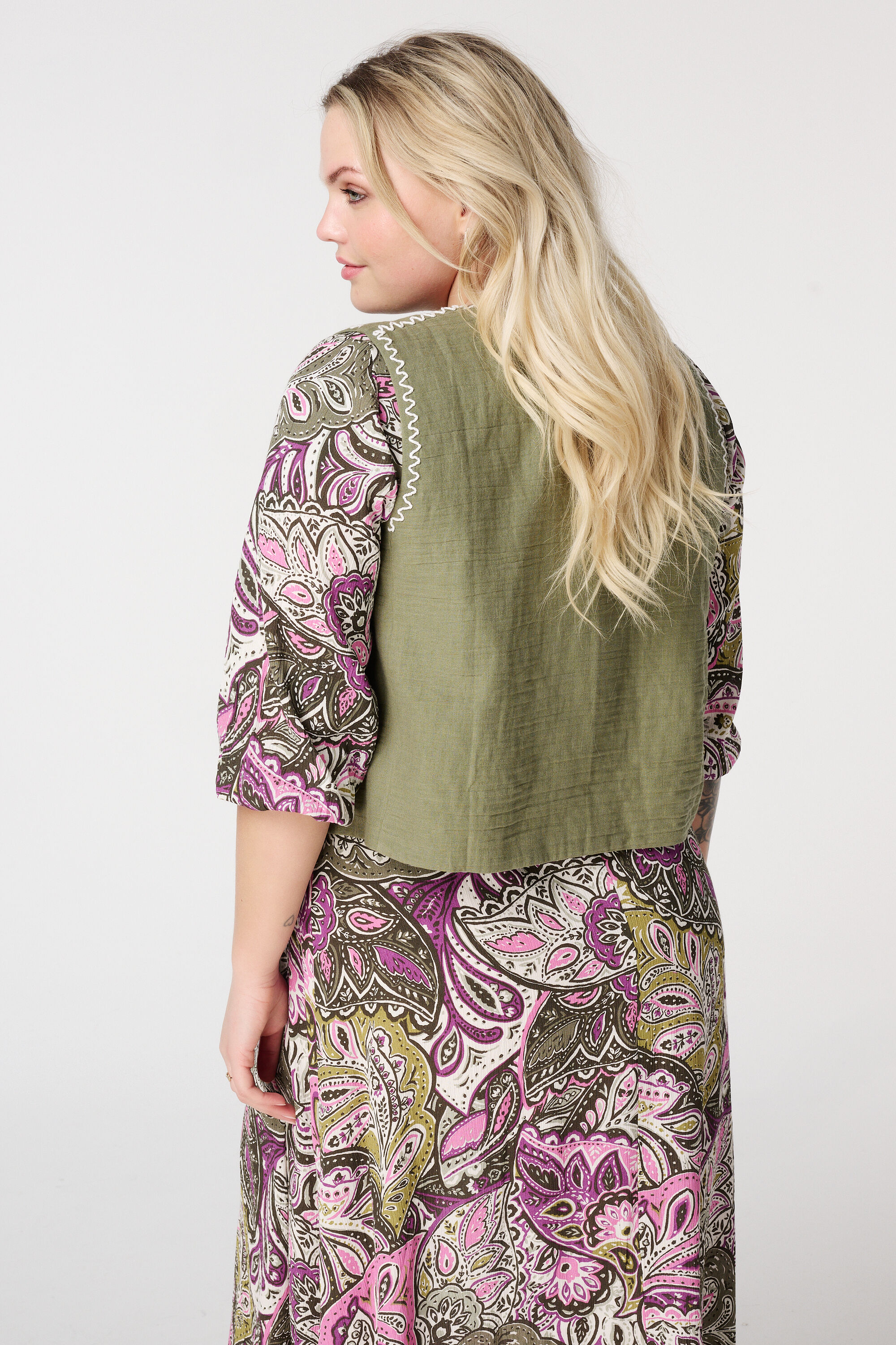 Weste mit Stickerei  image number 3