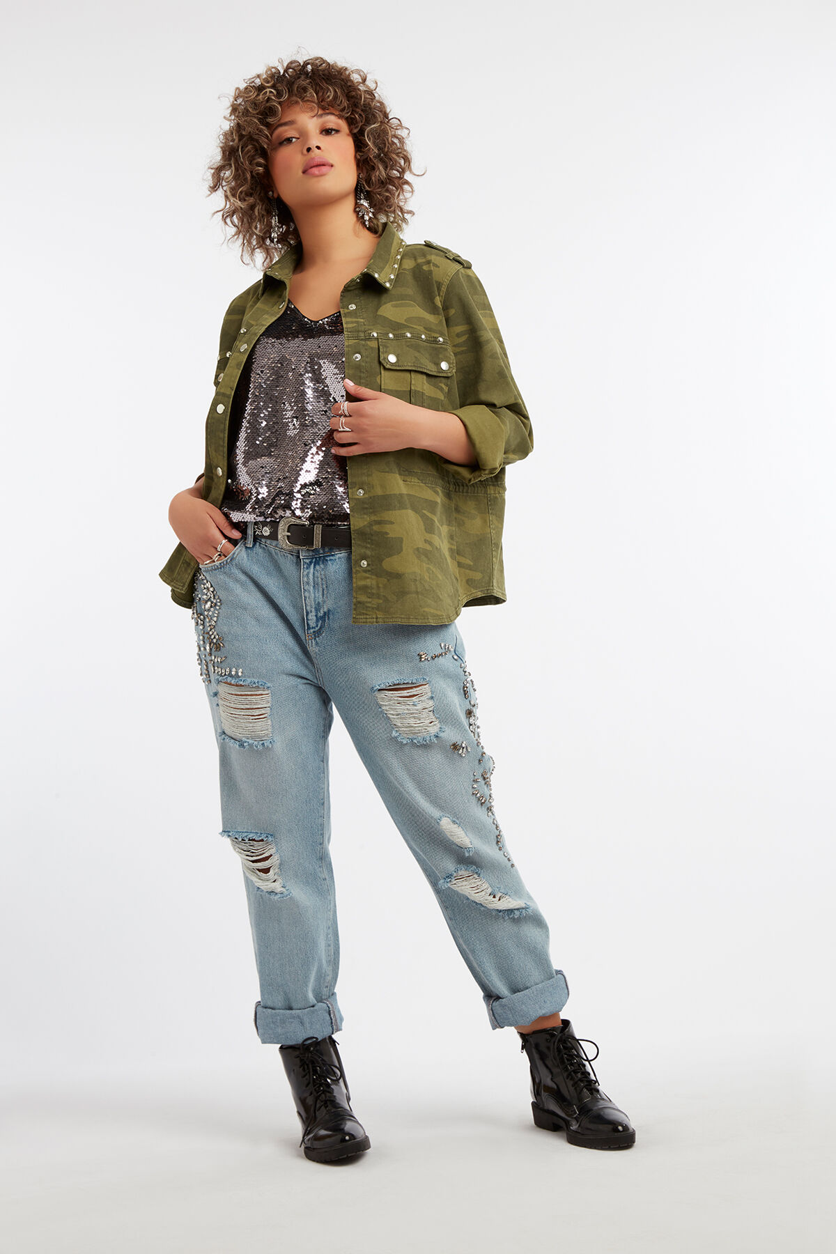 Boyfriend-Jeans mit Strass image number 6