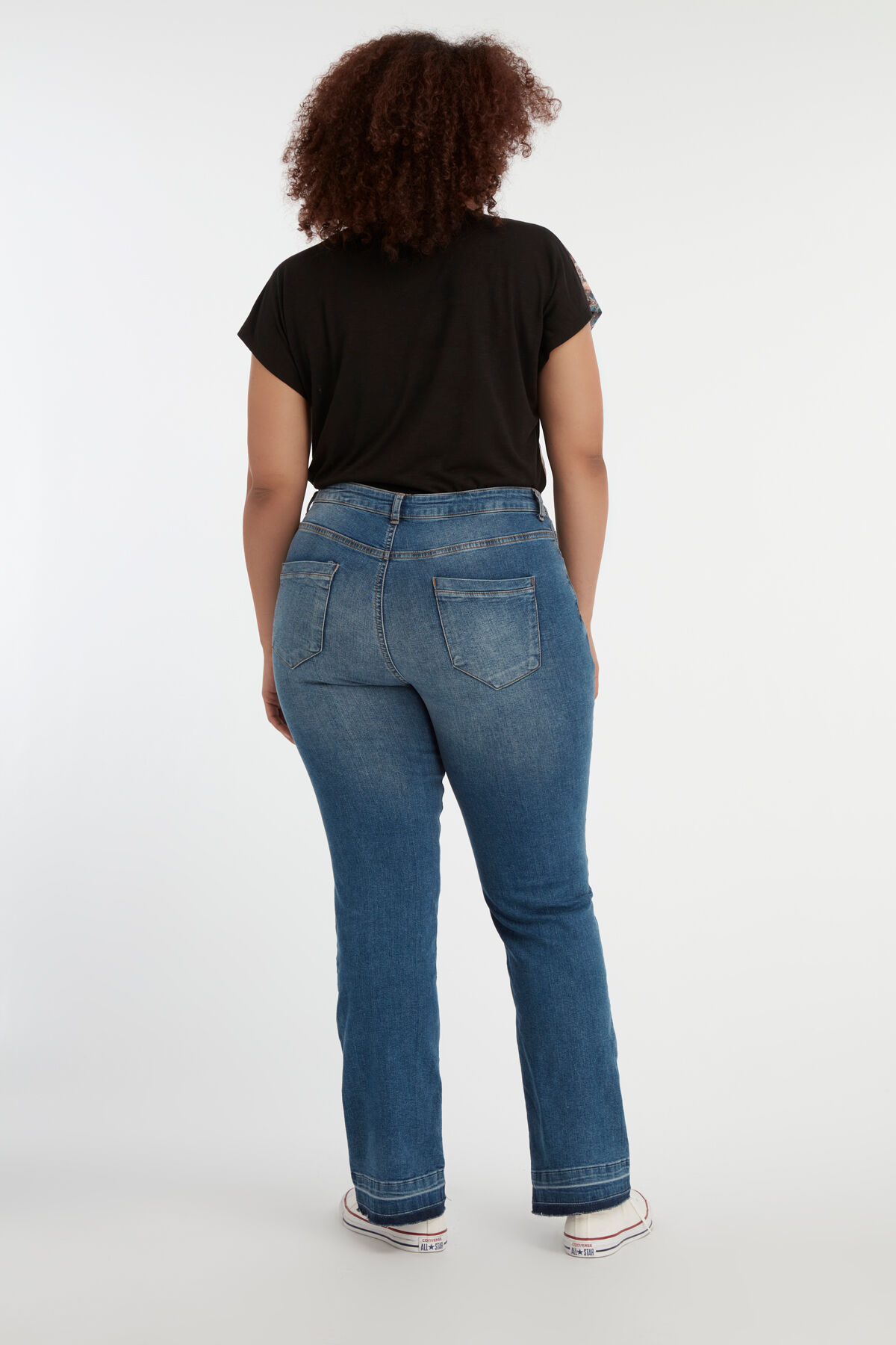 Ausgestellte Jeans mit hoch geschnittener Taille image number 4