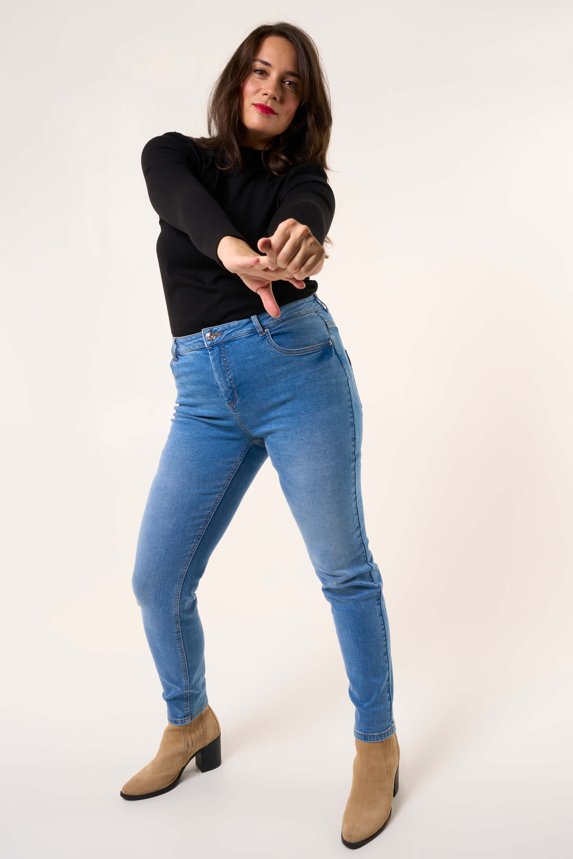 IRIS Slim-Leg Jeans image number 6