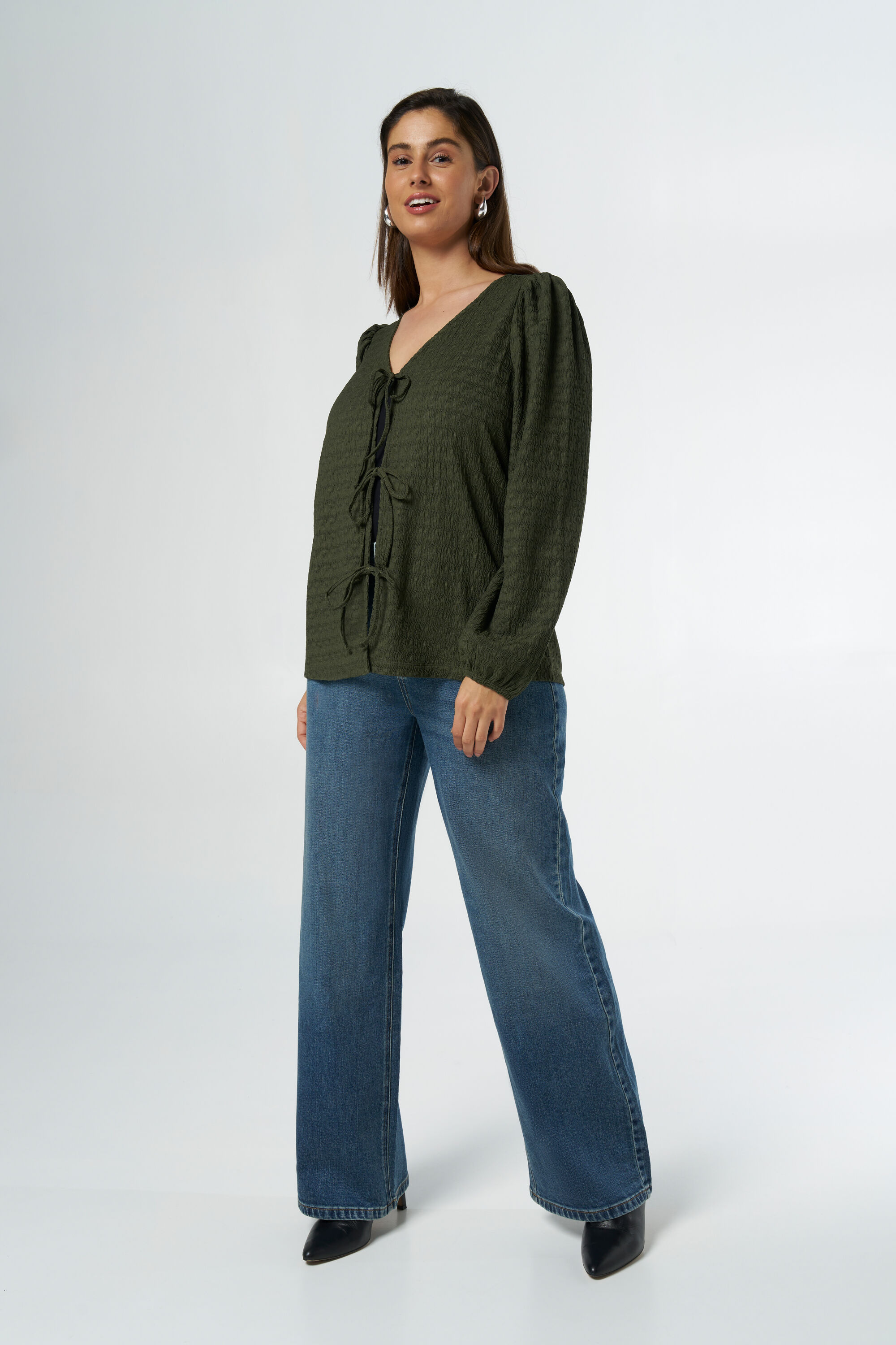 Oberteil mit Schleifendetail image number 0