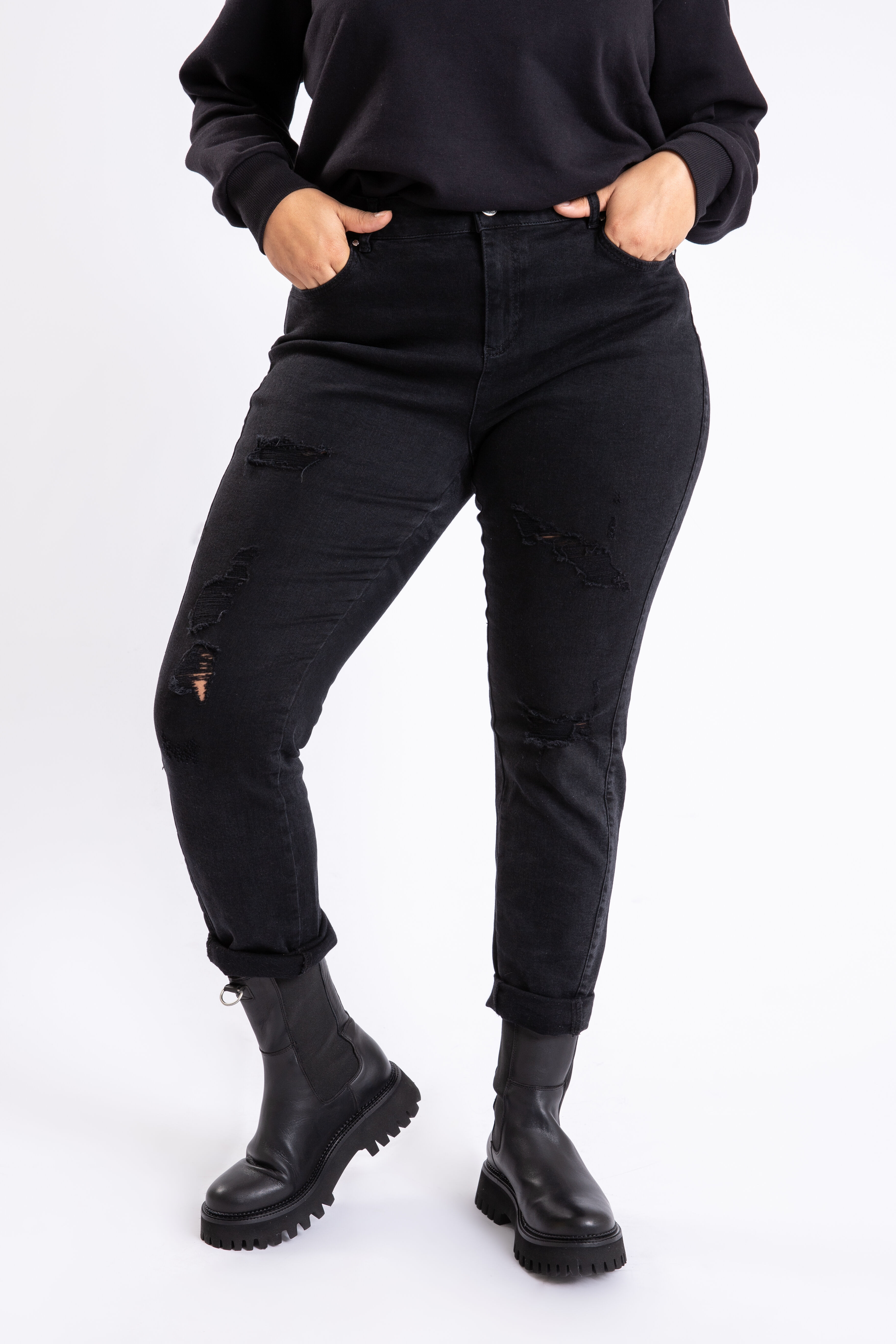 Jeans mit Used-Look image number 4