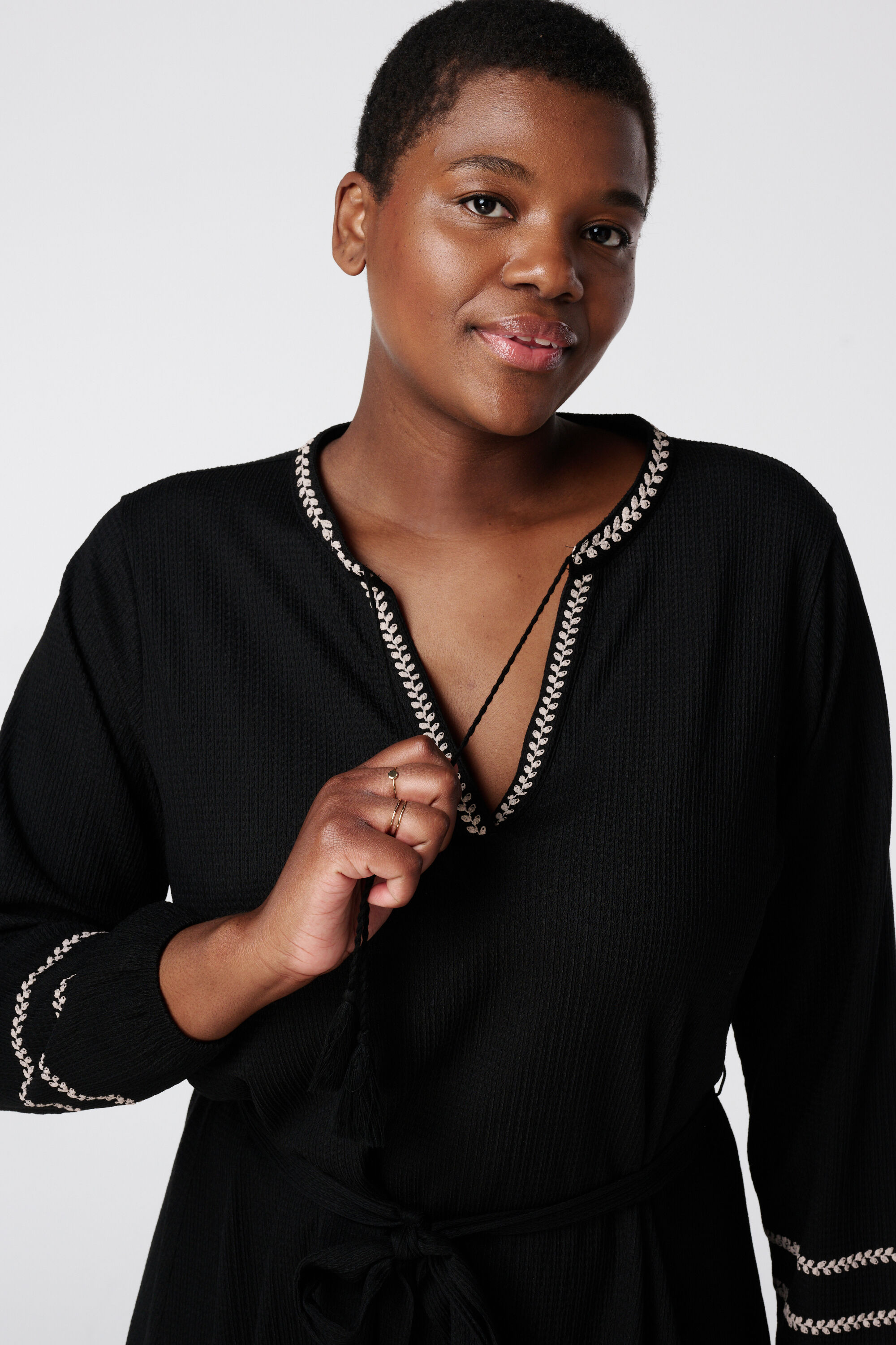 Strukturiertes Kleid mit Kontrast image number 4