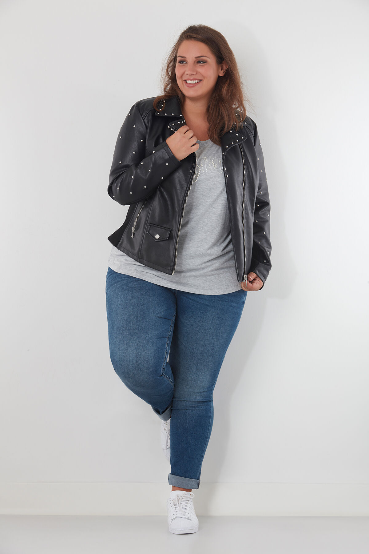 Kunstlederjacke mit Perlen image number 3