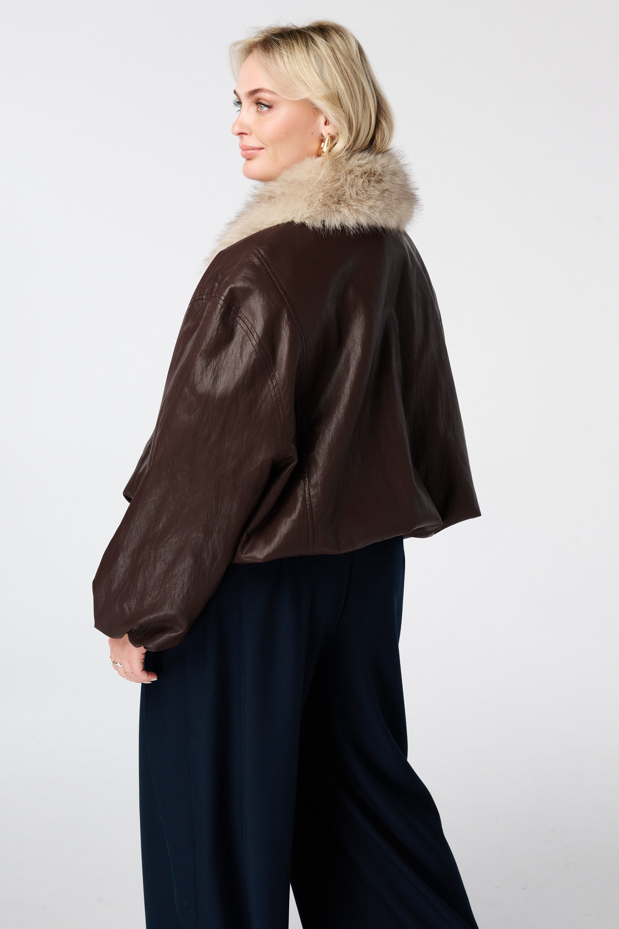 Bomberjacke mit Kunstfellkragen image number 1