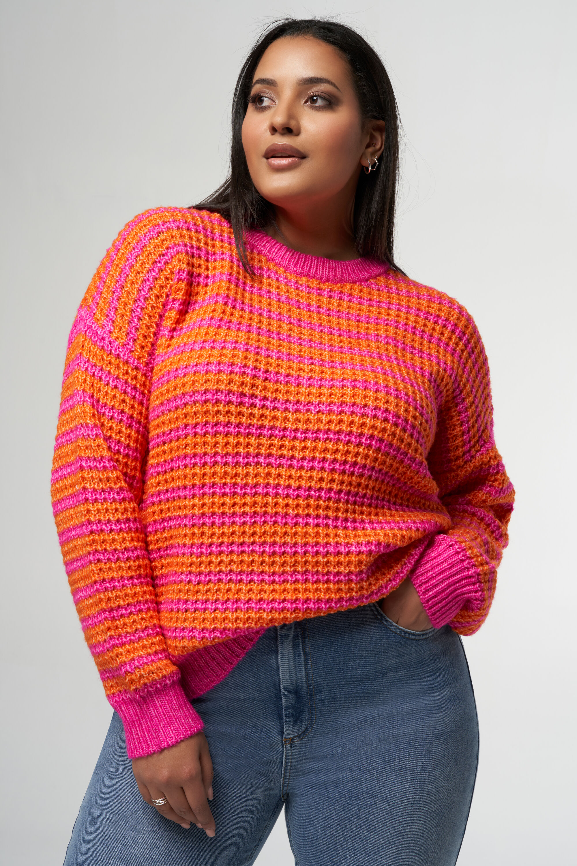 Zweifarbiger Strick-Pullover image number 6