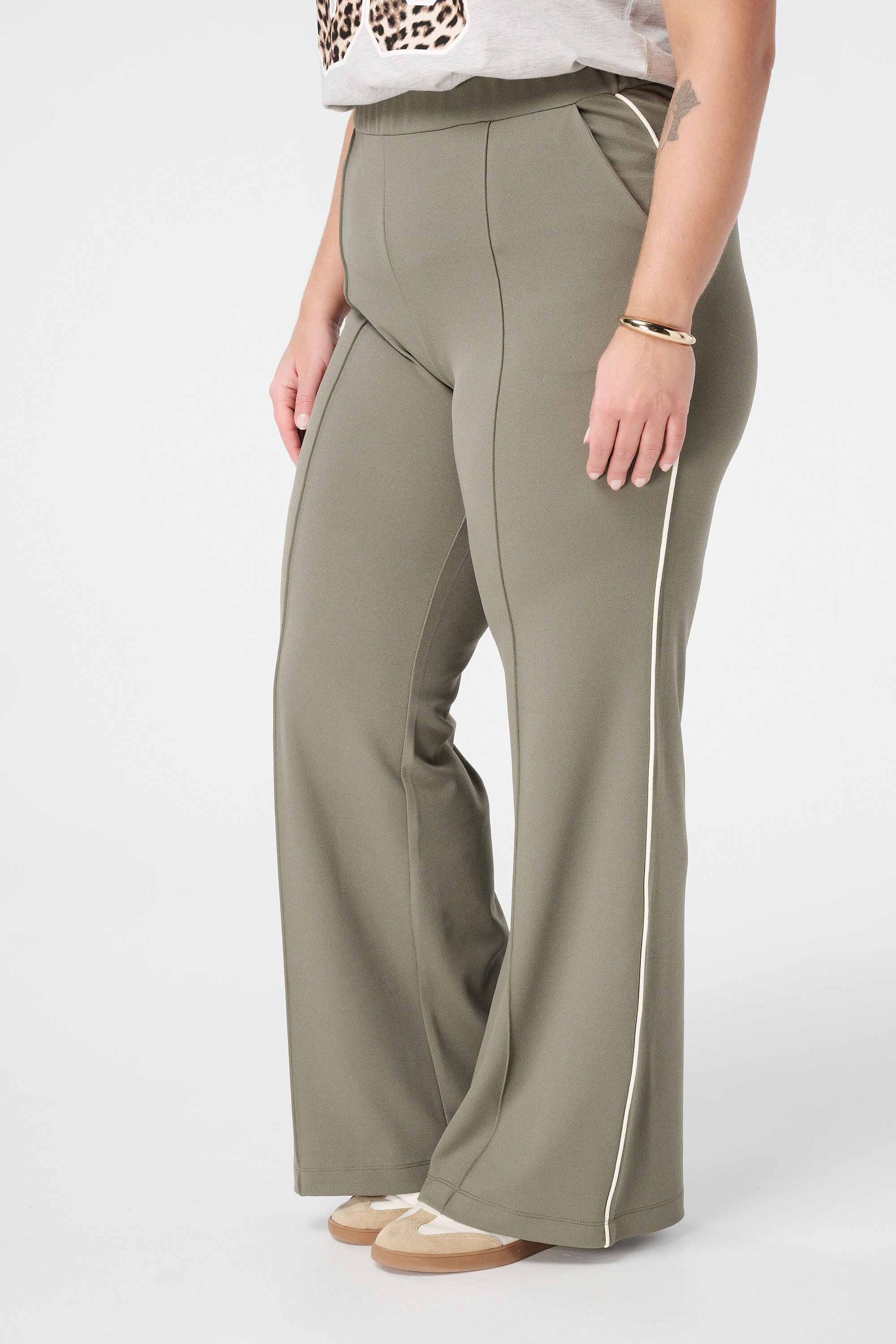 Jeans mit Ziern&auml;hten image number 5