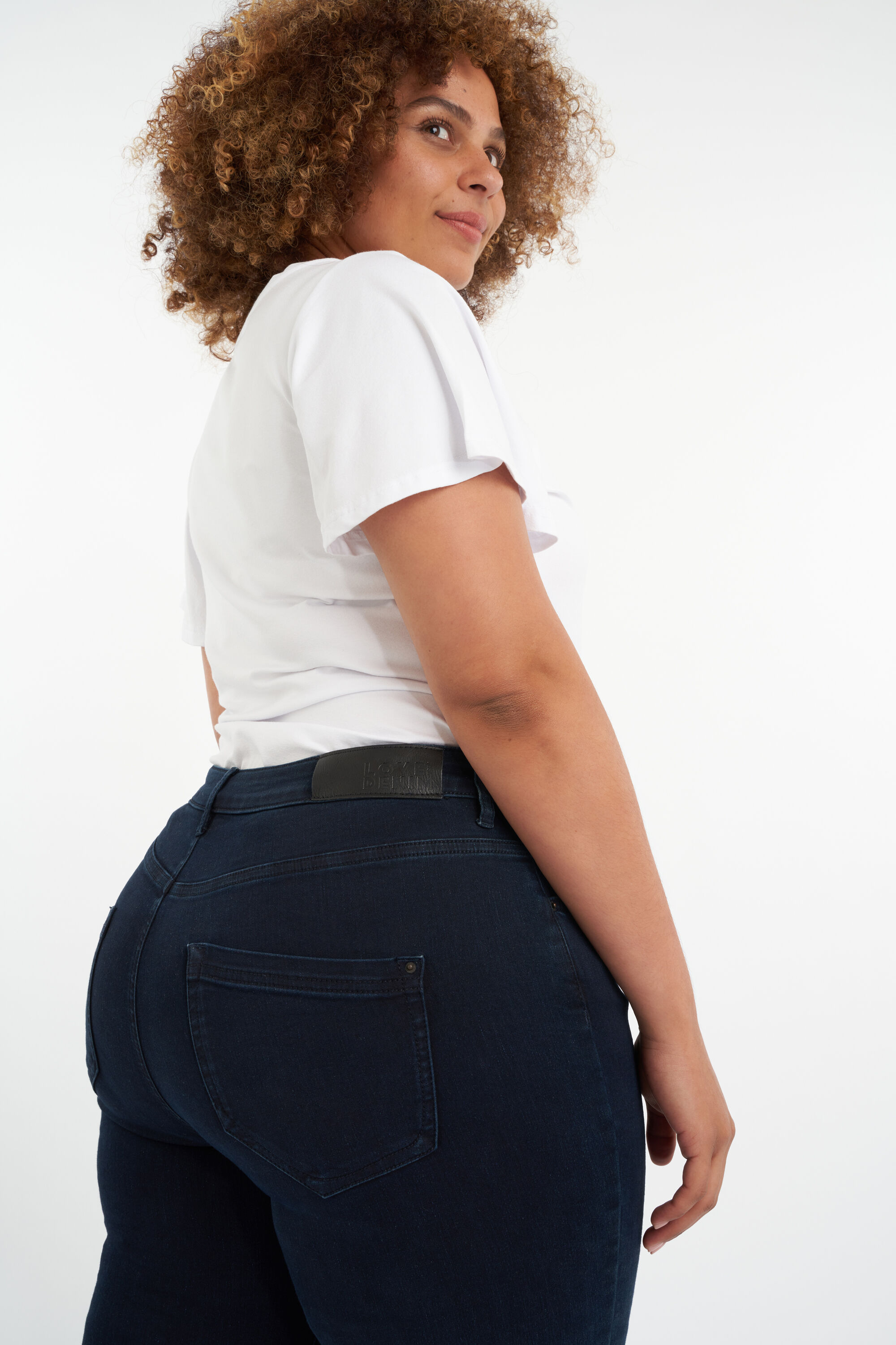 LILY Jeans mit geradem Bein image number 5