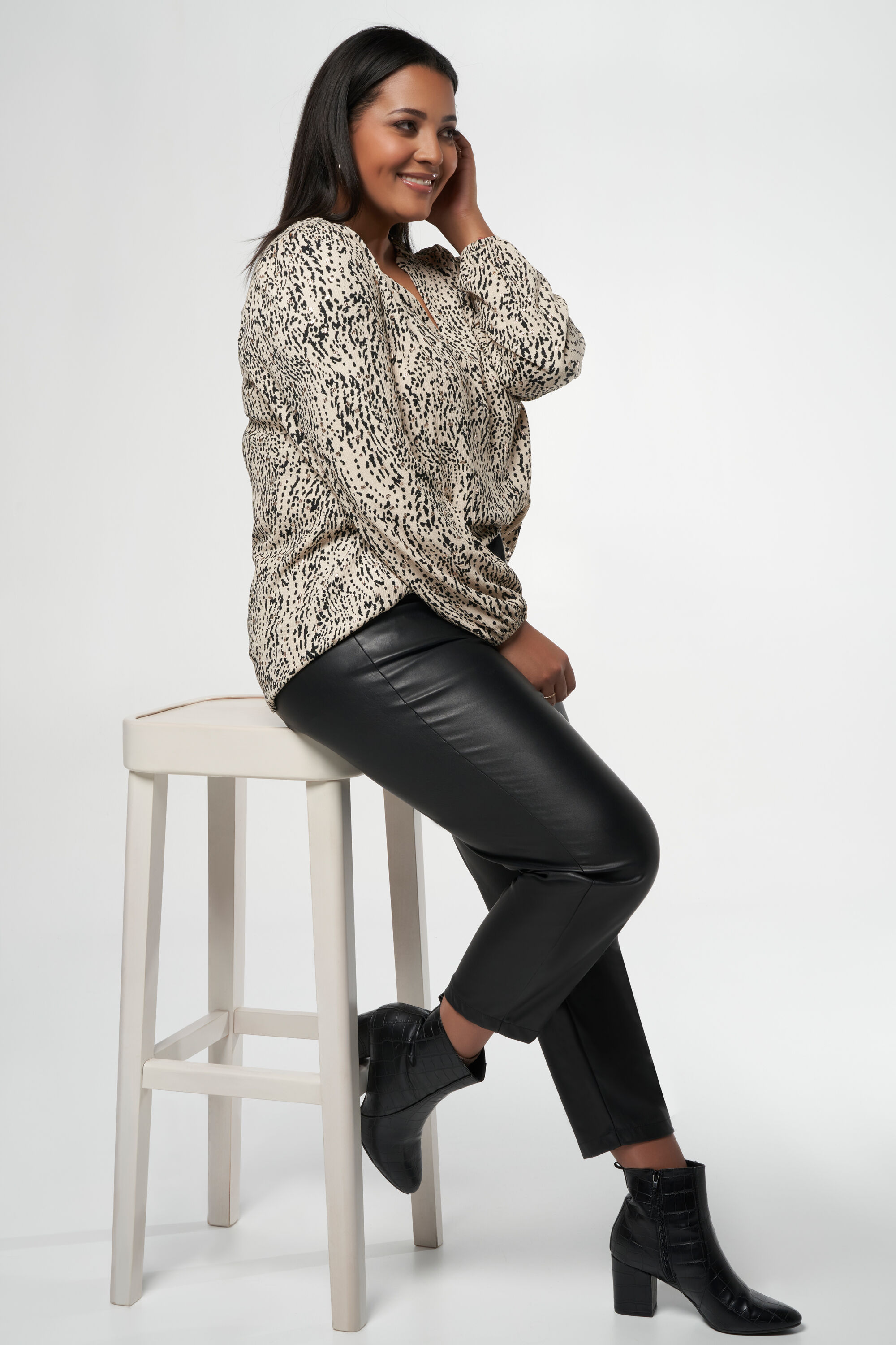 Bluse mit Animal-Print image number 6