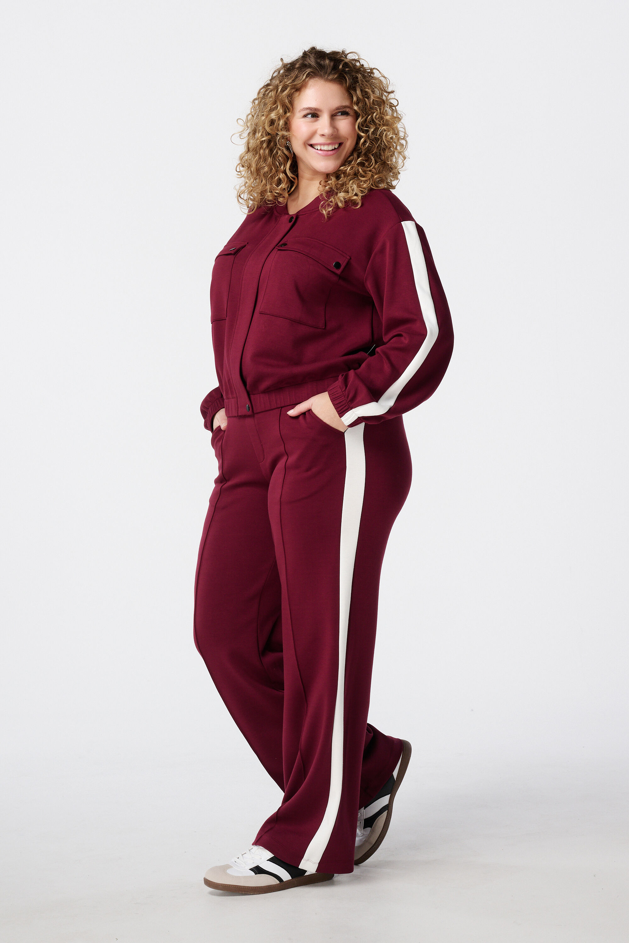 Cardigan mit Kontraststreifen image number 5