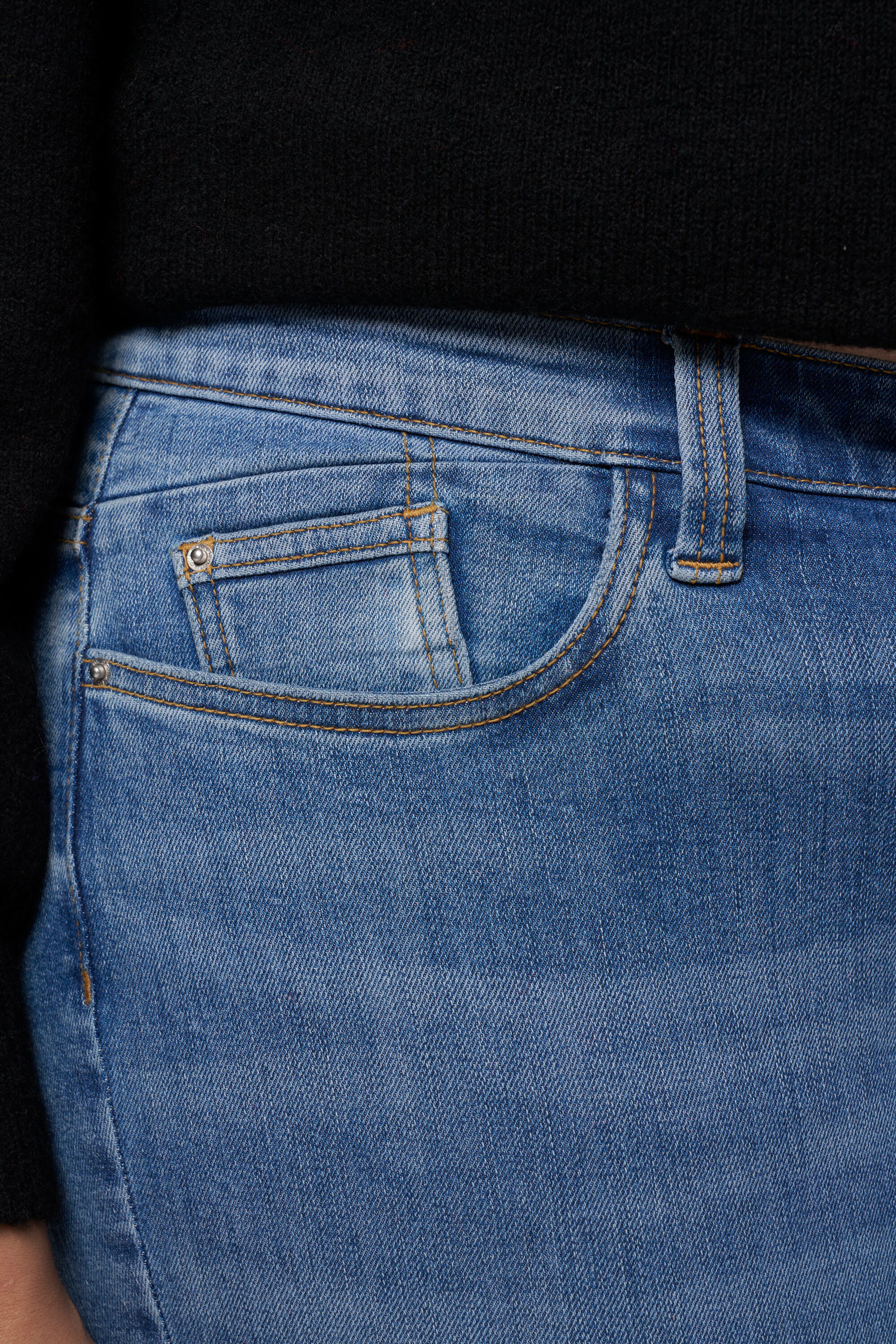 Slim-Leg-Jeans IRIS mit Stretch image number 4