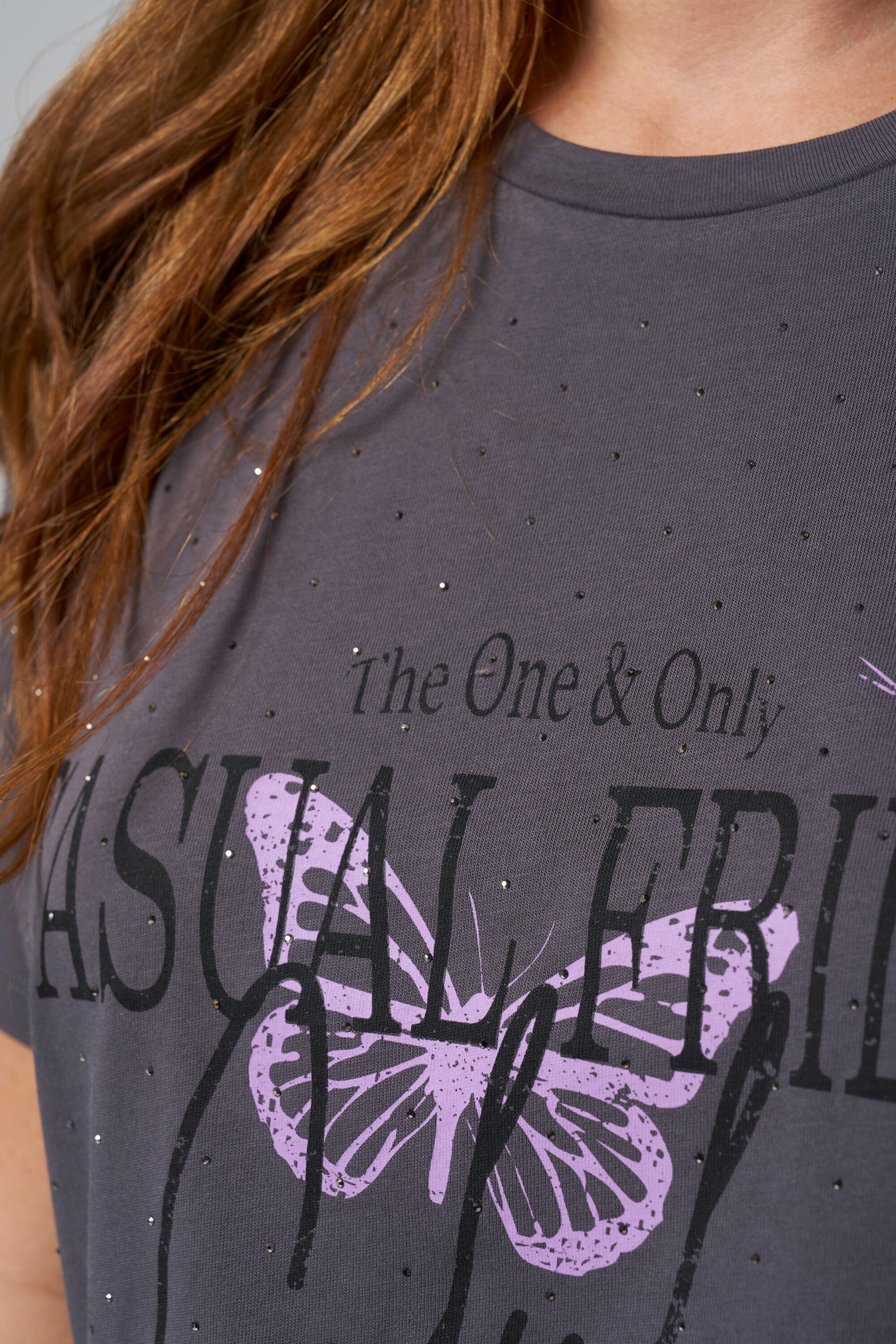 T-Shirt mit Text-Print und Verzierungen  image number 4