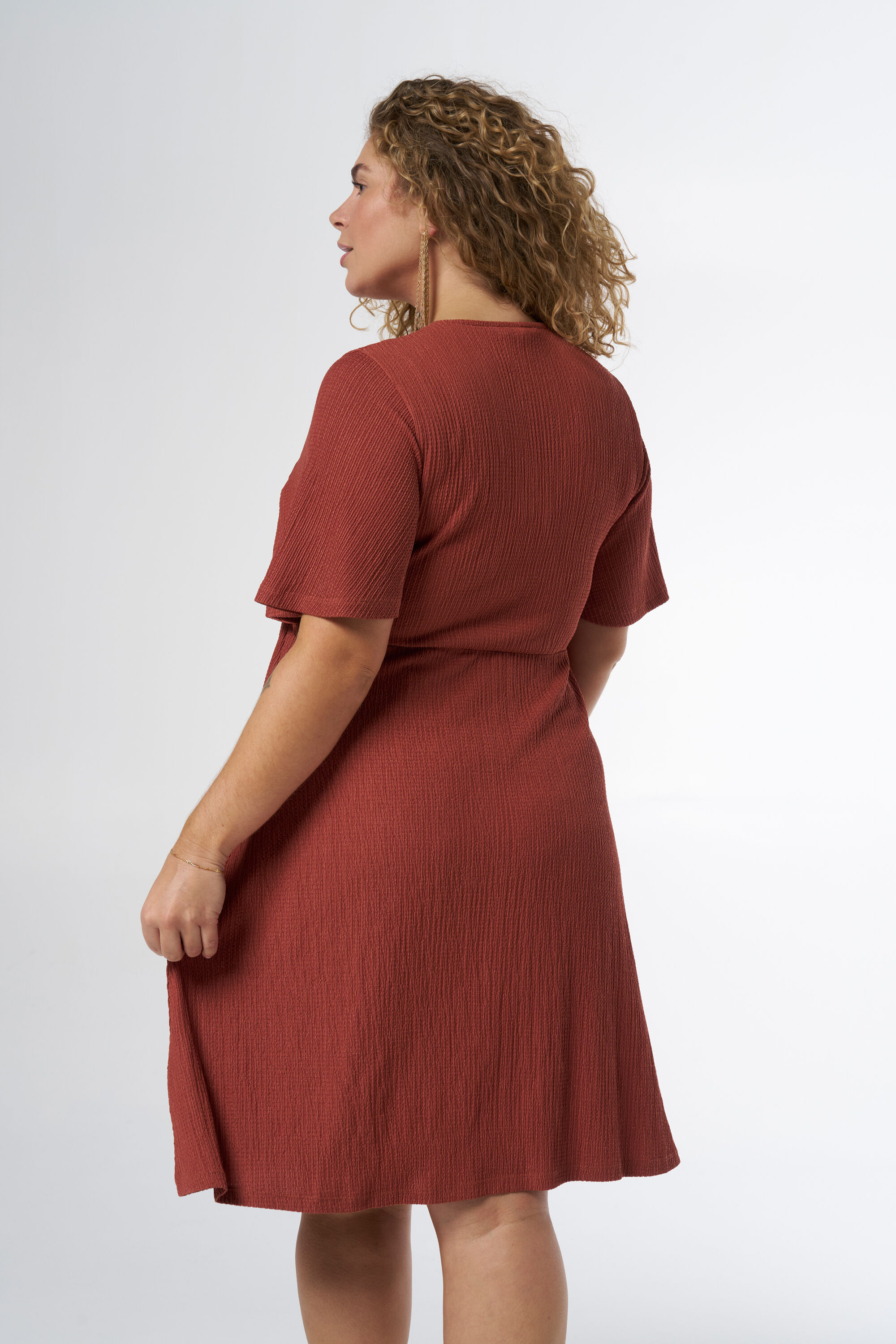 Mittellanges Wickelkleid  image number 3