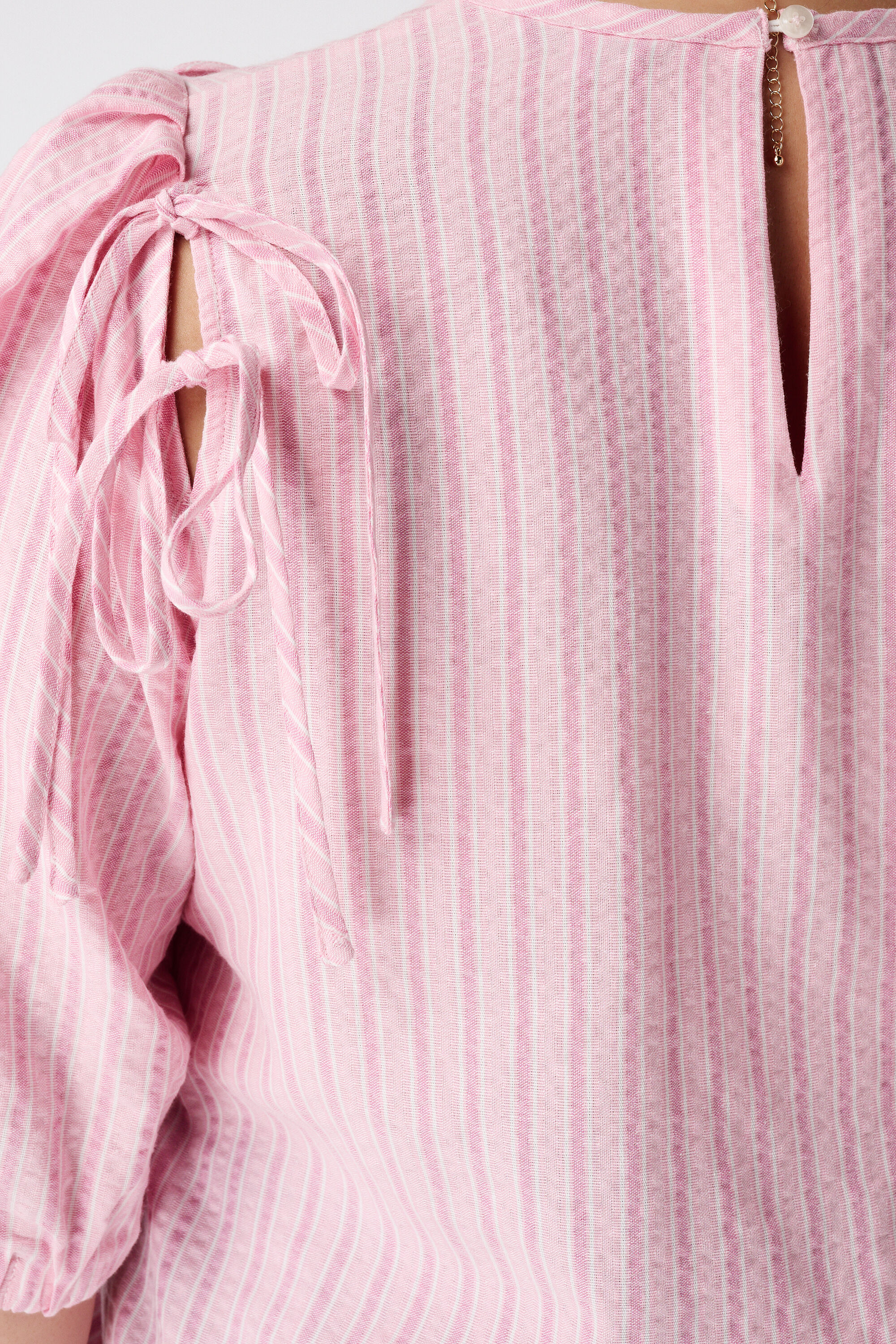 Bluse mit Schleifen image number 6