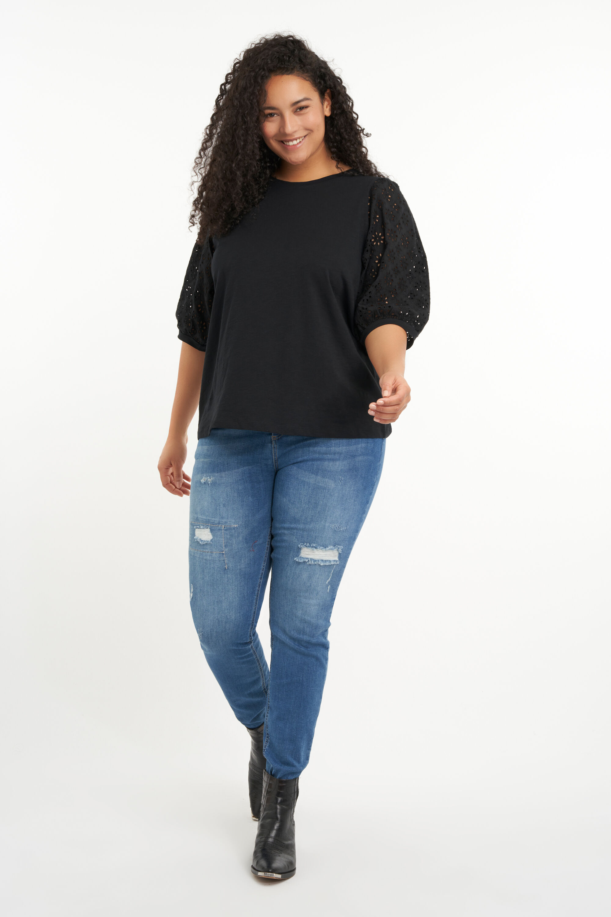 Top mit Stickerei image number 6