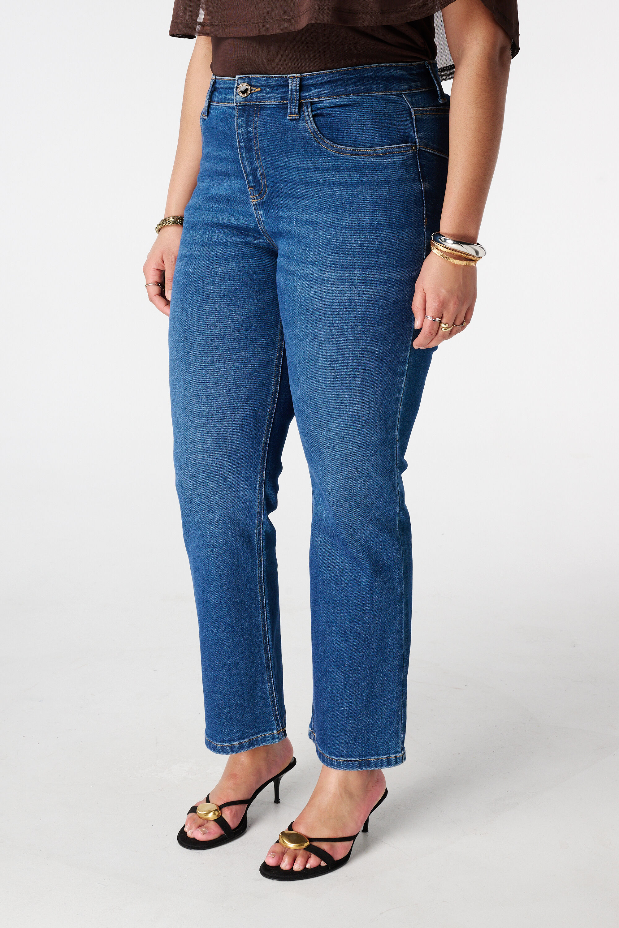 Straight Leg Jeans mit mittelhohem Bund image number 5