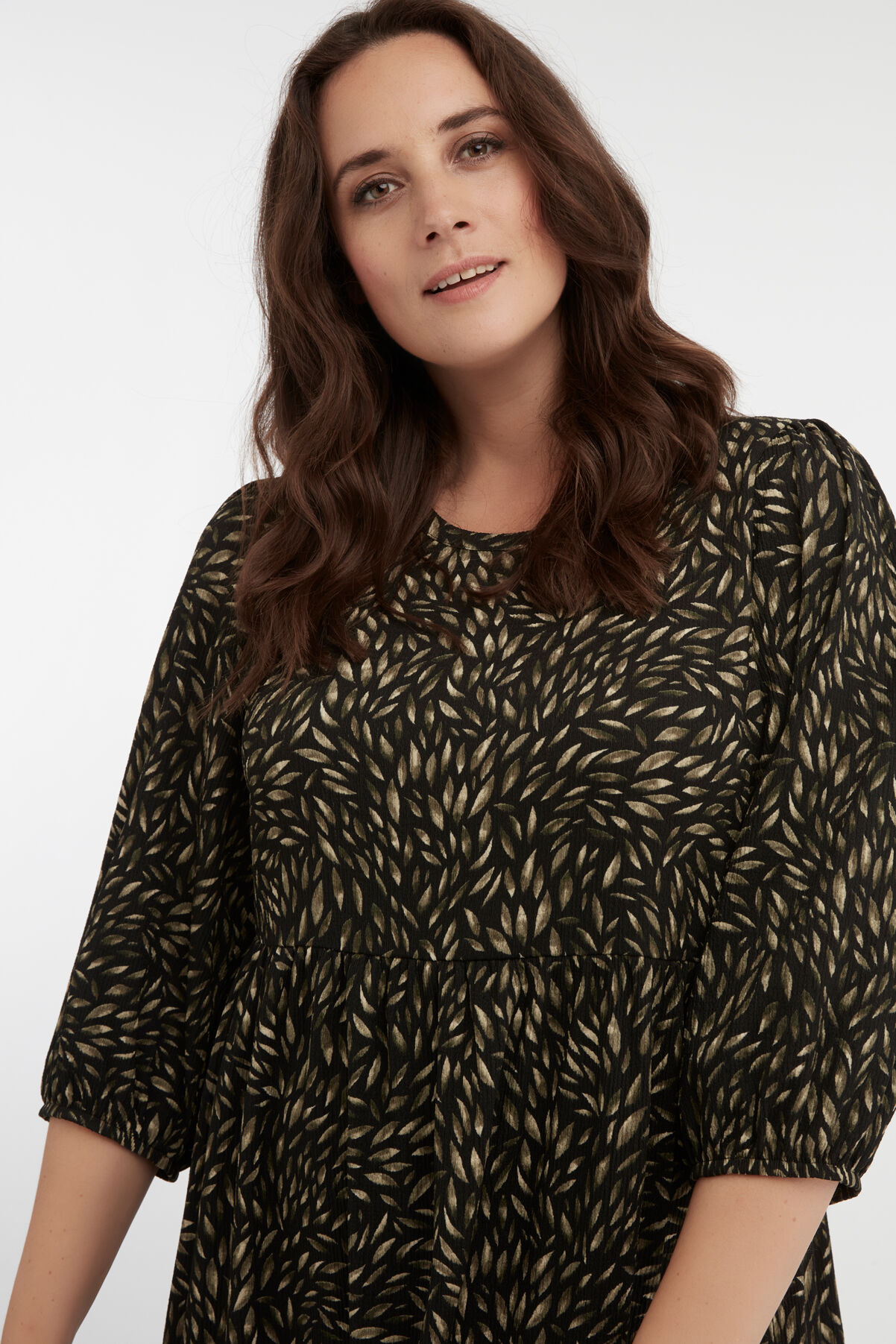 Langes weites Kleid mit Print  image number 4