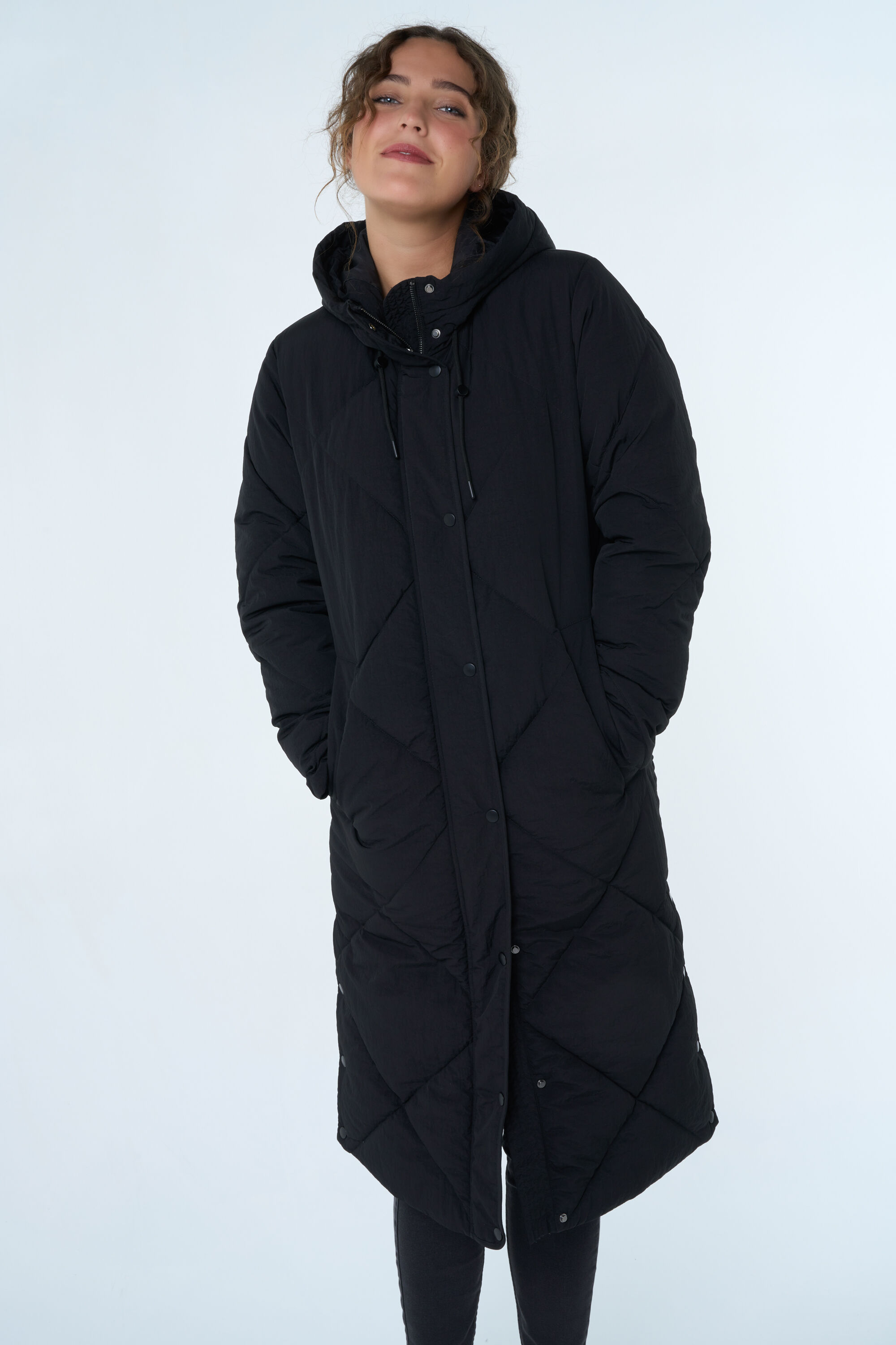 Lange Steppjacke mit Kapuze  image number 7