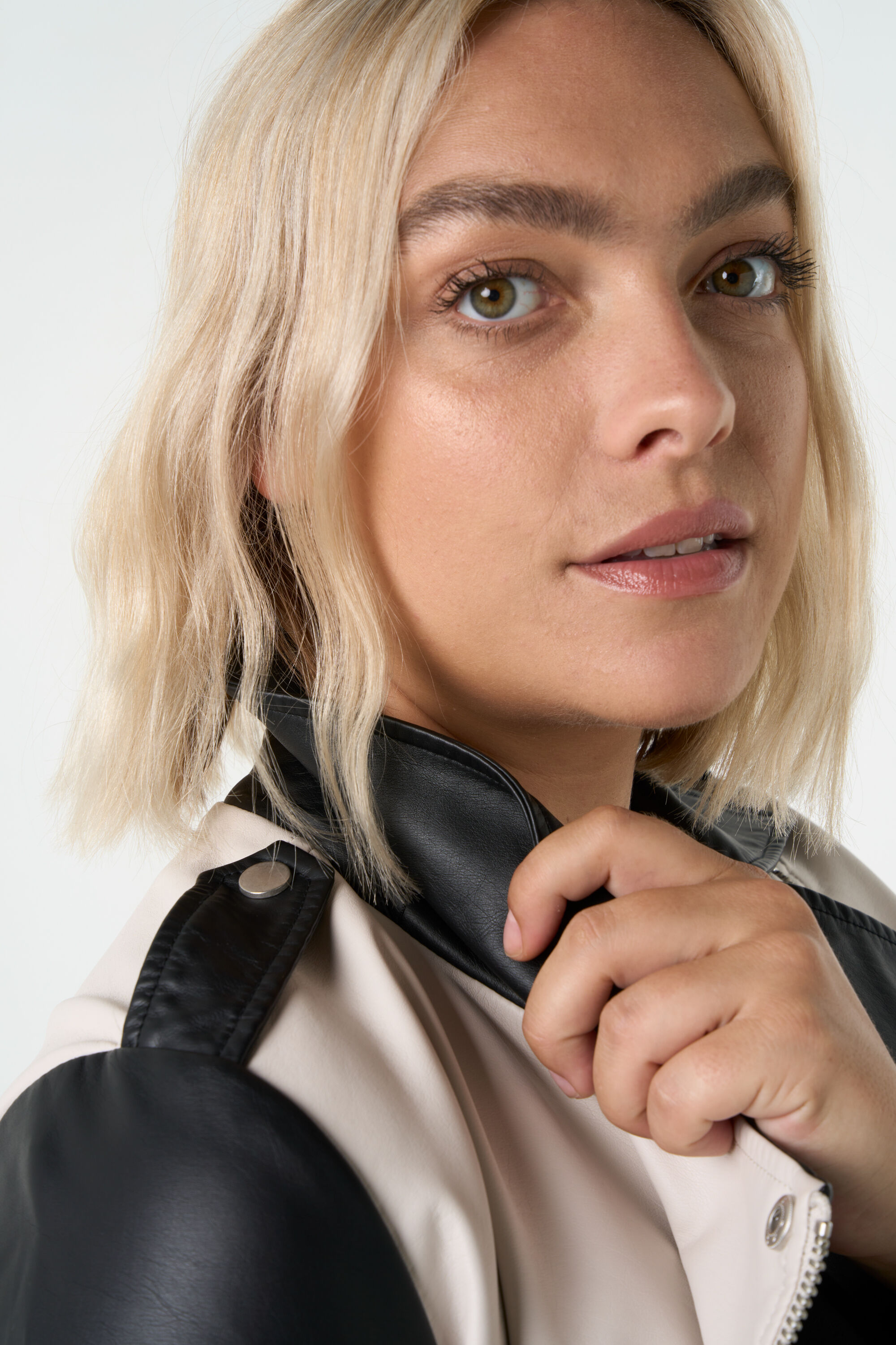 Zweifarbige Bikerjacke  image number 5