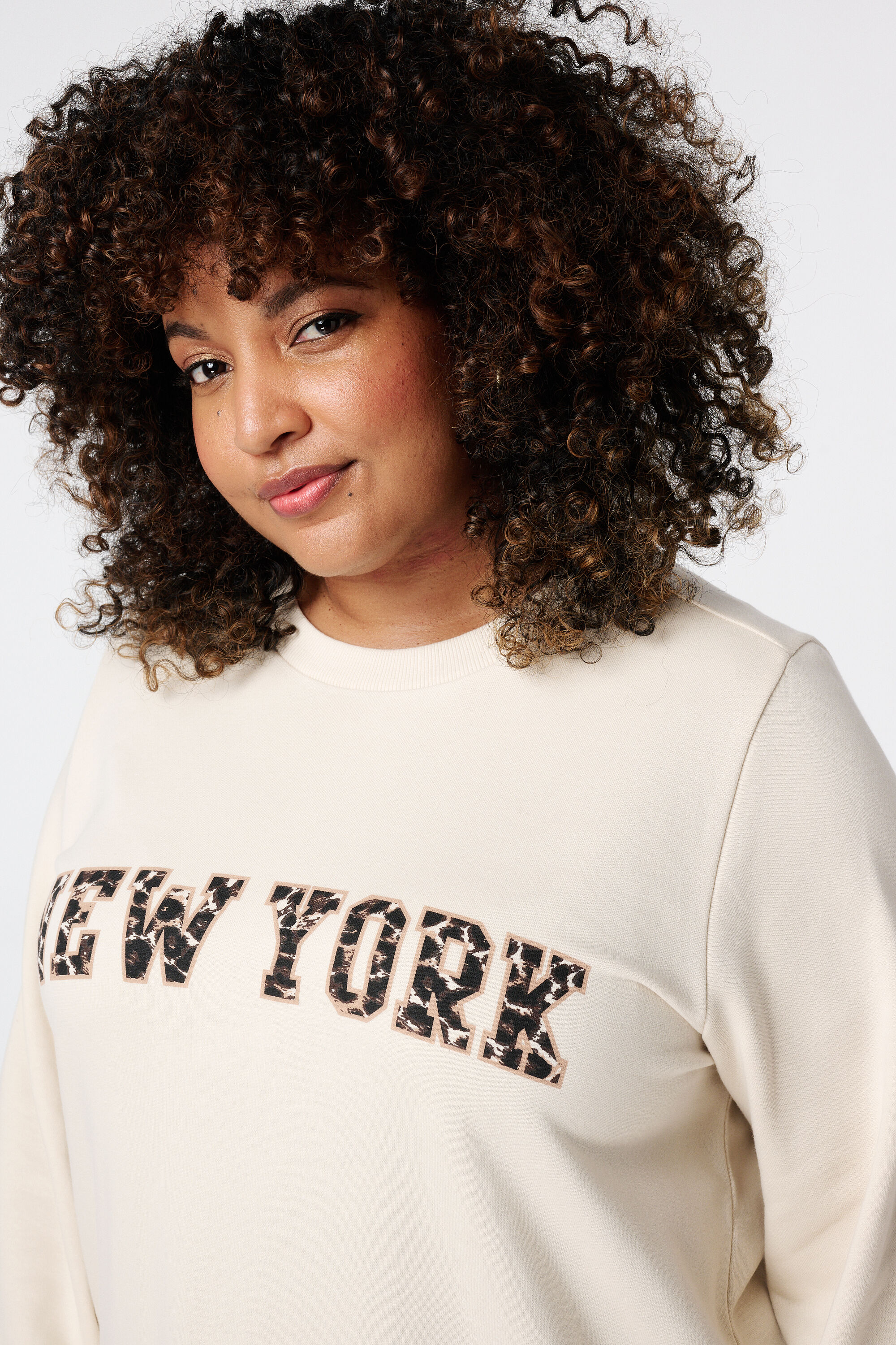 Kleid mit Text-Print image number 4