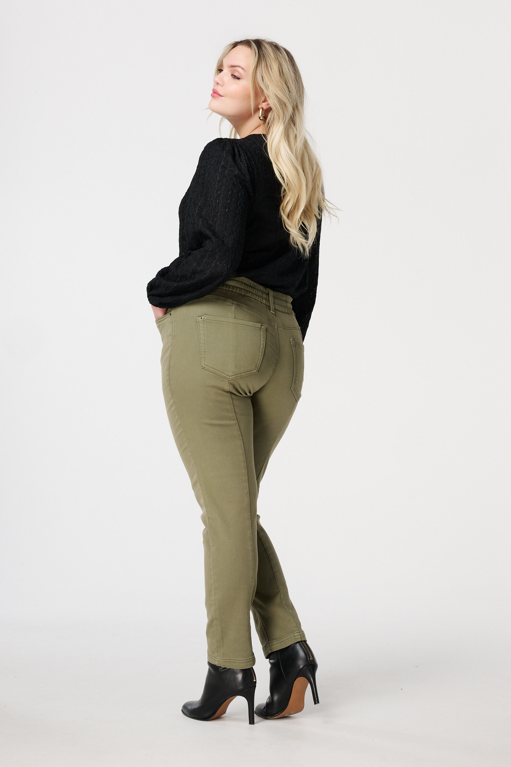 Jogginghose aus Denim image number 3