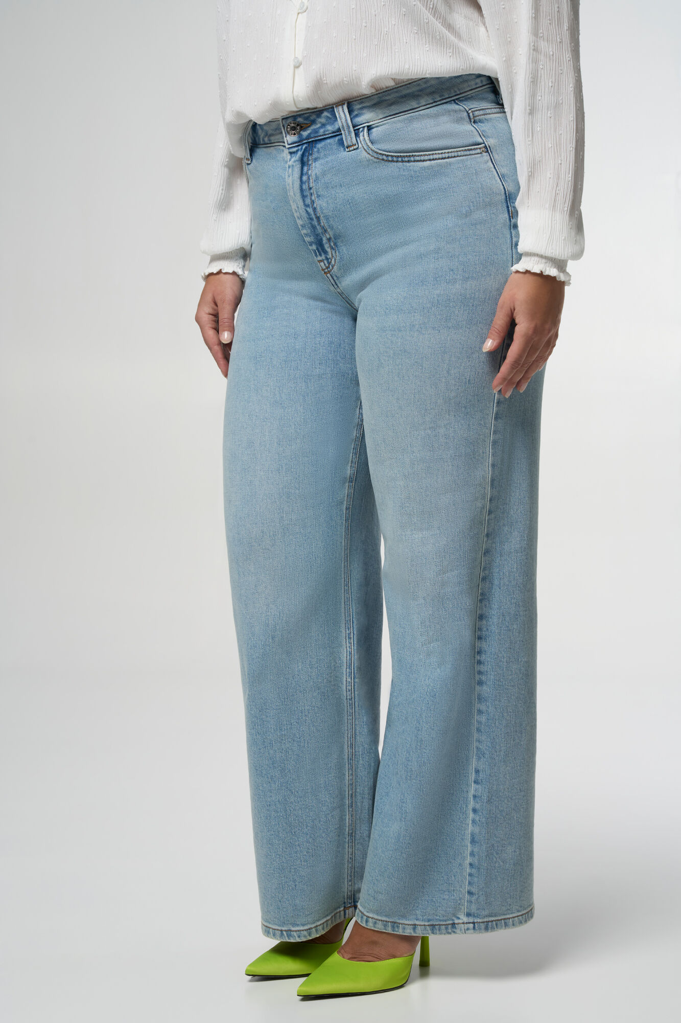 Jeans mit weitem Bein IVY image number 5