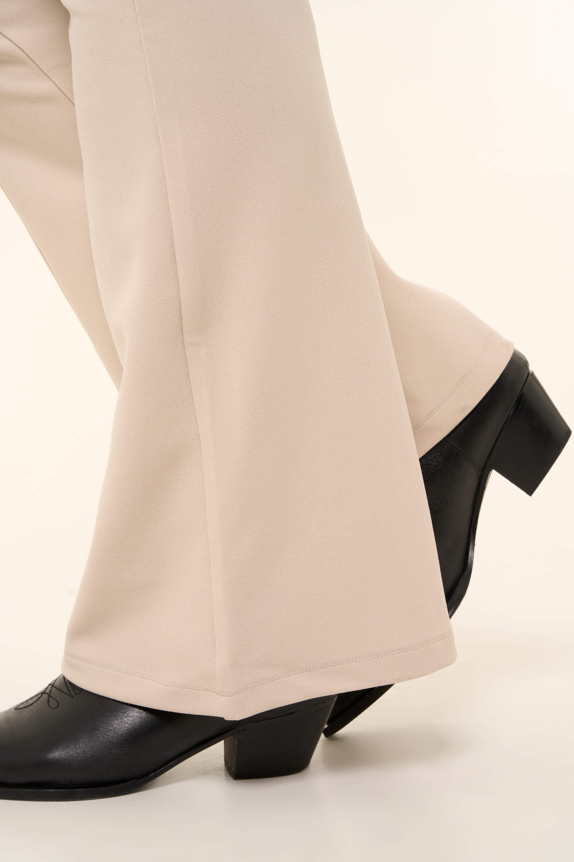 Ausgestellte Leggings  image number 5
